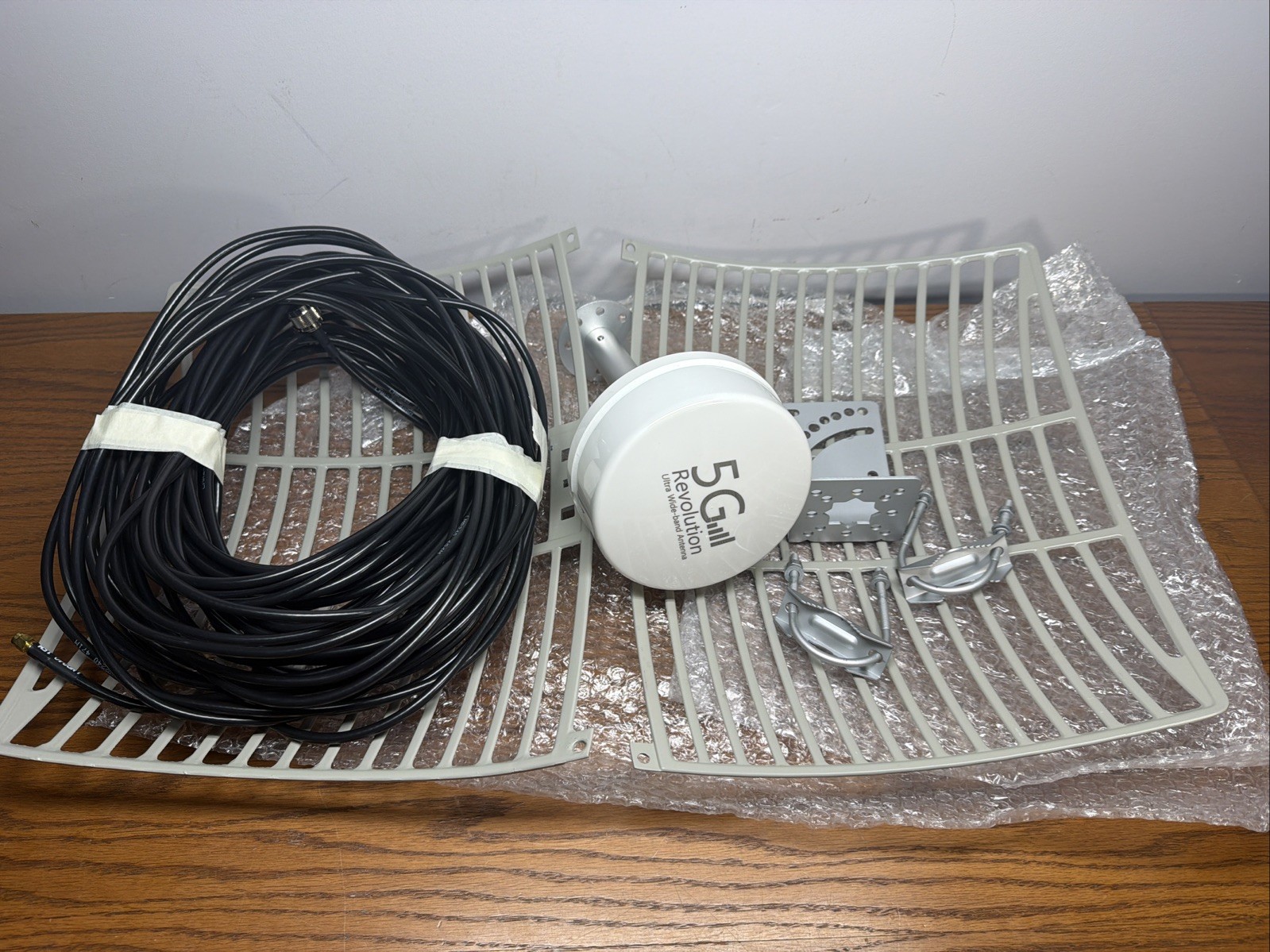 WiFi 5G 4G LTE 2x2 MIMO Parabolic Antennas Kit