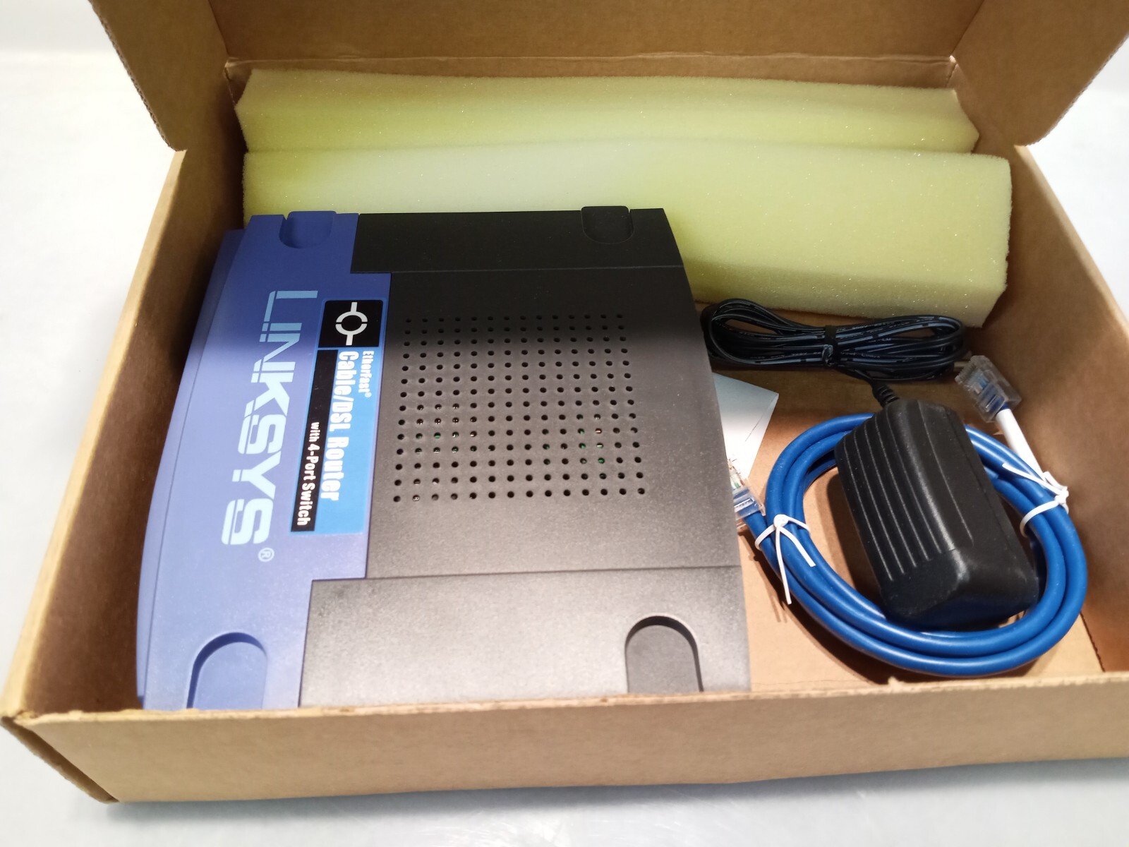 Linksys EtherFast BEFSR41-RM 4-Port 10/100 Wired Router (BEFSR41) NEW OPEN BOX