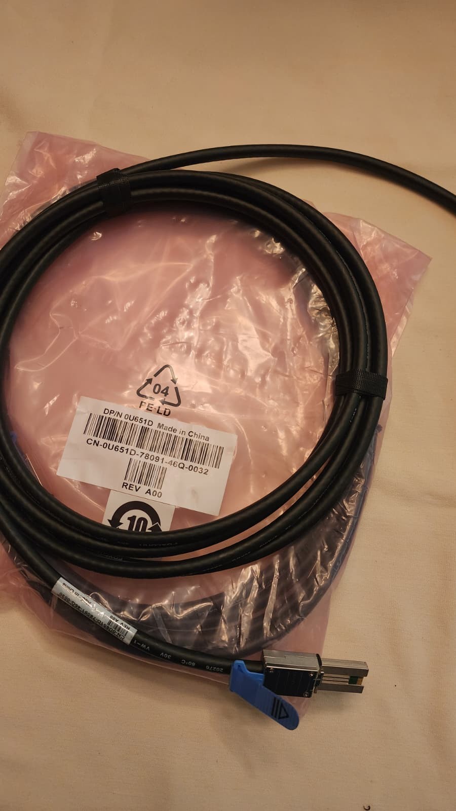 Genuine Dell U651D SFF-8088 to SFF-8088 Mini SAS Cable 4M External 0U651D