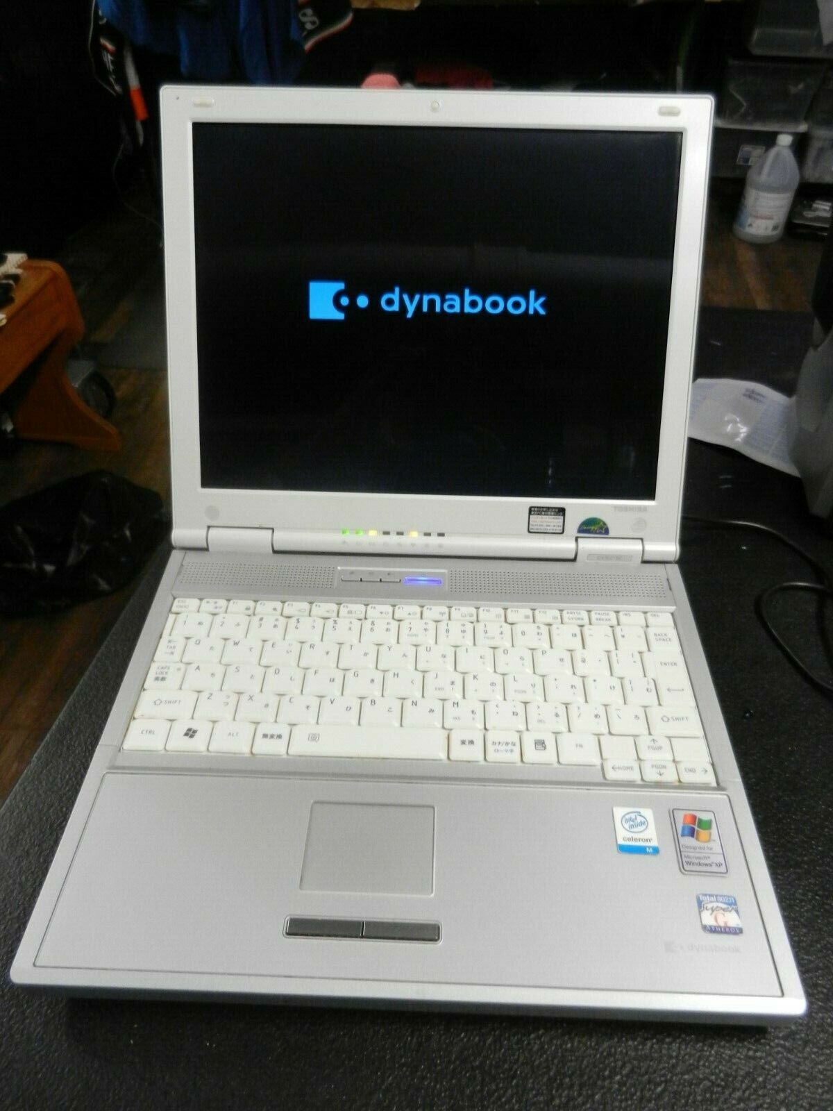 toshiba dynabook cx/e215c laptop =turns on= please read.