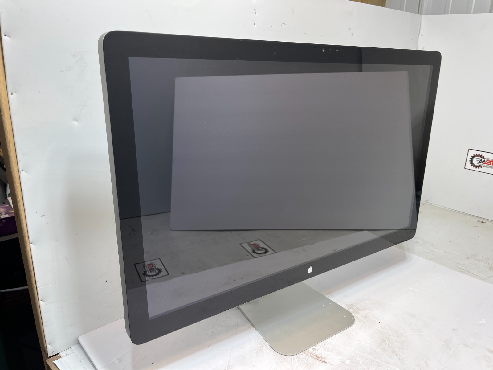 Apple Model A1316 LED Cinema Display 27"