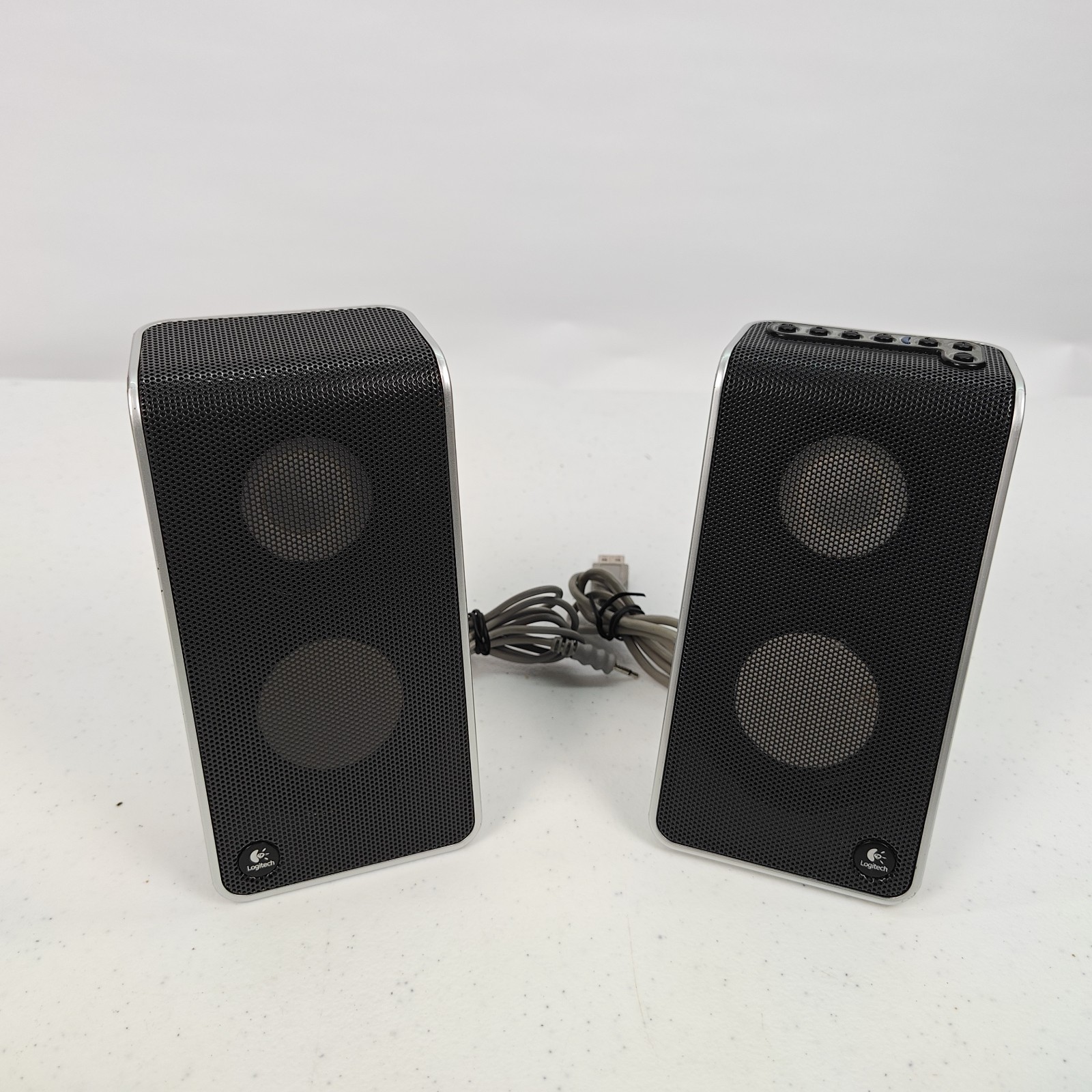 Logitech V20 USB Powered Notebook Laptop Speakers S-0155A Kickstand Portable