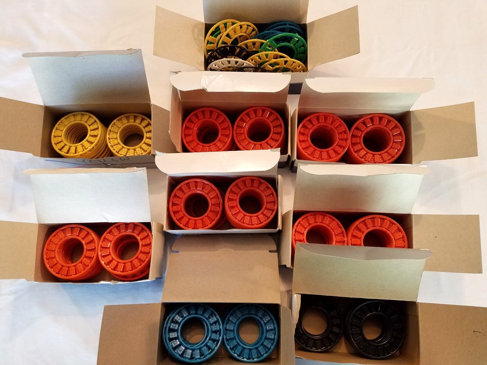 559199 Amp Phone ICON Wheels, Orange, Black, Blue, Green, Yellow - LOT OF 165