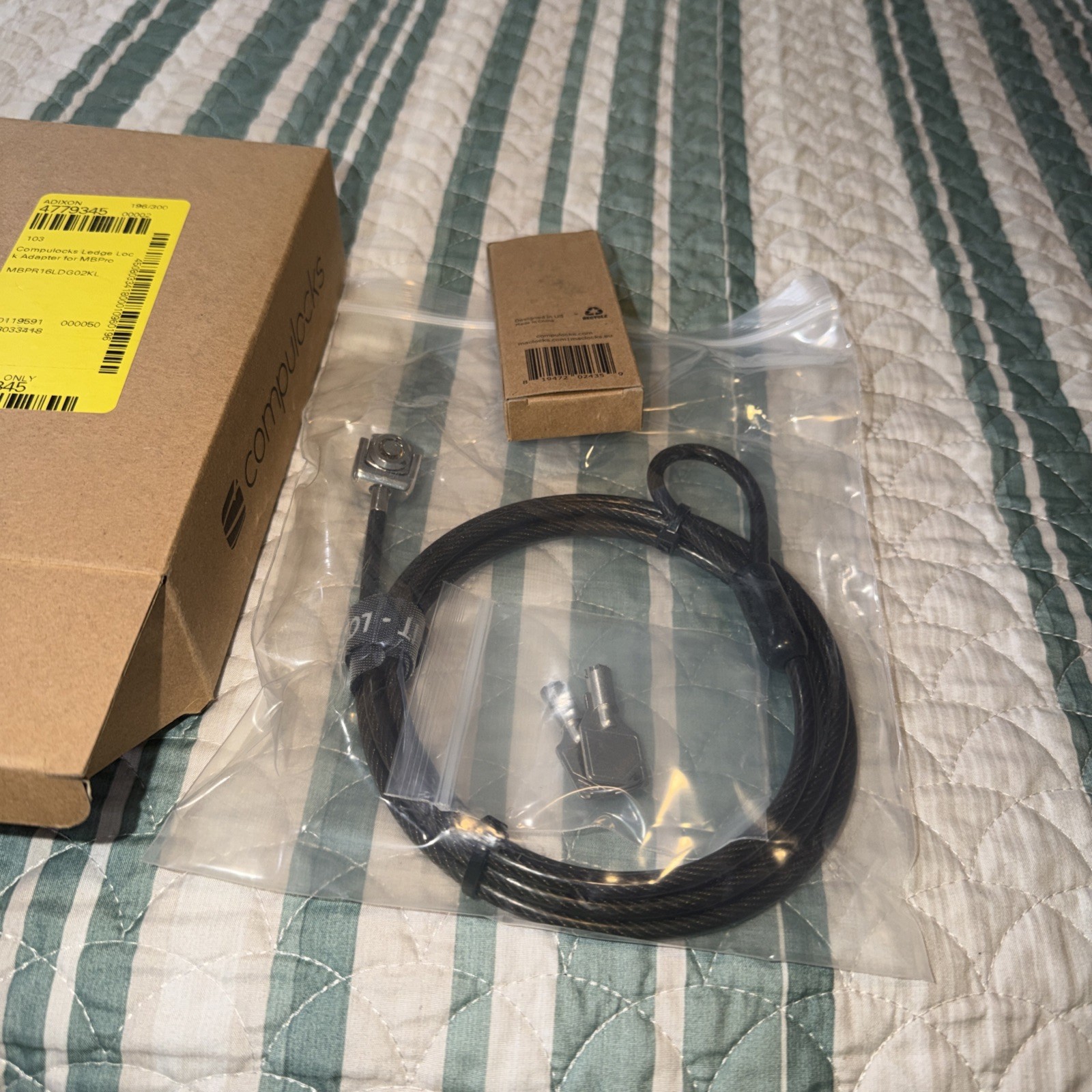 	Compulocks Ledge Lock Adapter and keyed Cable Lock for M1 M2 M3 & M4 MacBook	