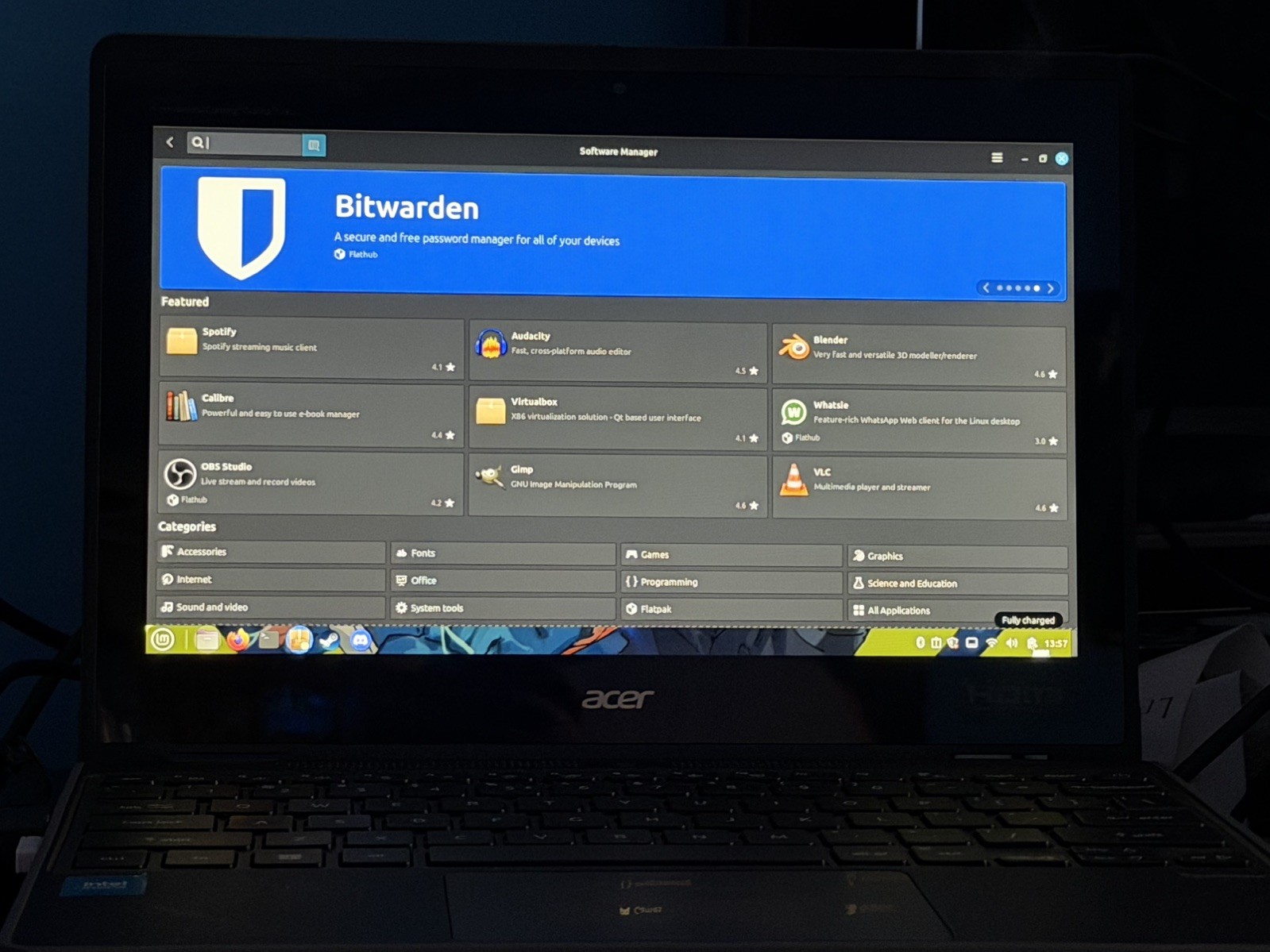 Acer TravelMate B311R-33 11.6in Intel N100 8GB RAM 128GB Linux Mint