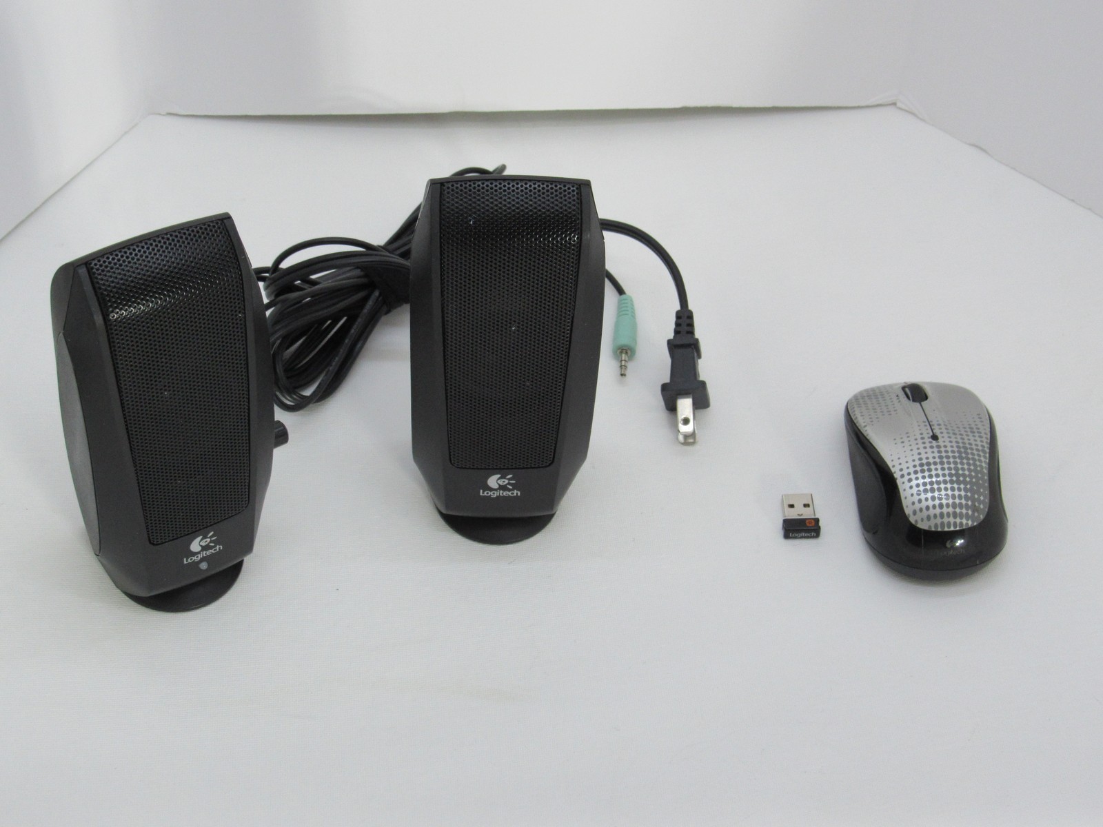 Logitech S120 2.0 Stereo Multimedia Computer Speakers with M325 Mouse