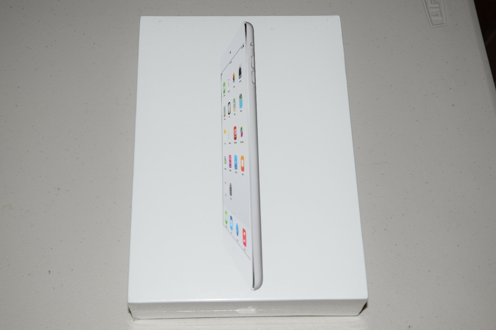 Apple iPad mini 1 1st Generation 16 GB MD531LL/A Wi-Fi 7.9" Tablet iOs ver 9.3.5