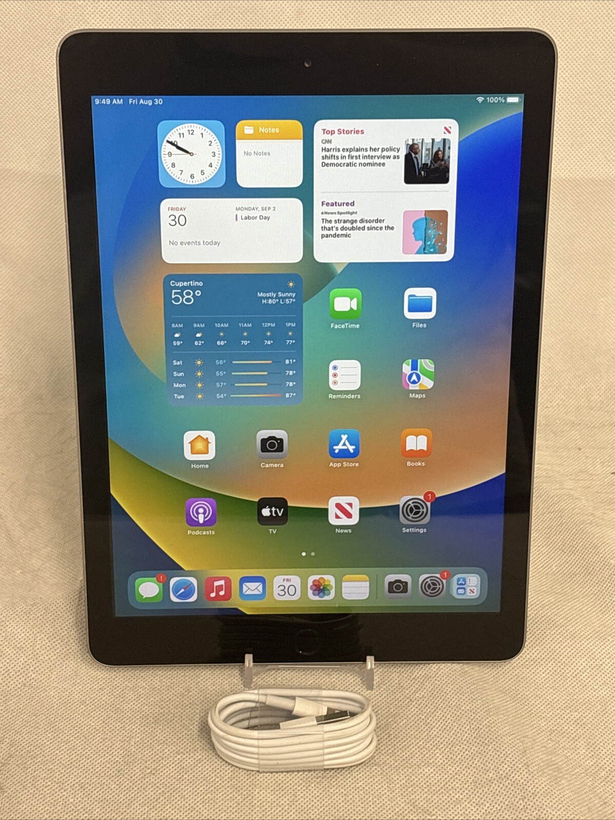 Apple iPad 5th Gen. 32GB, Wi-Fi, 9.7in - Space Gray *Grade C*