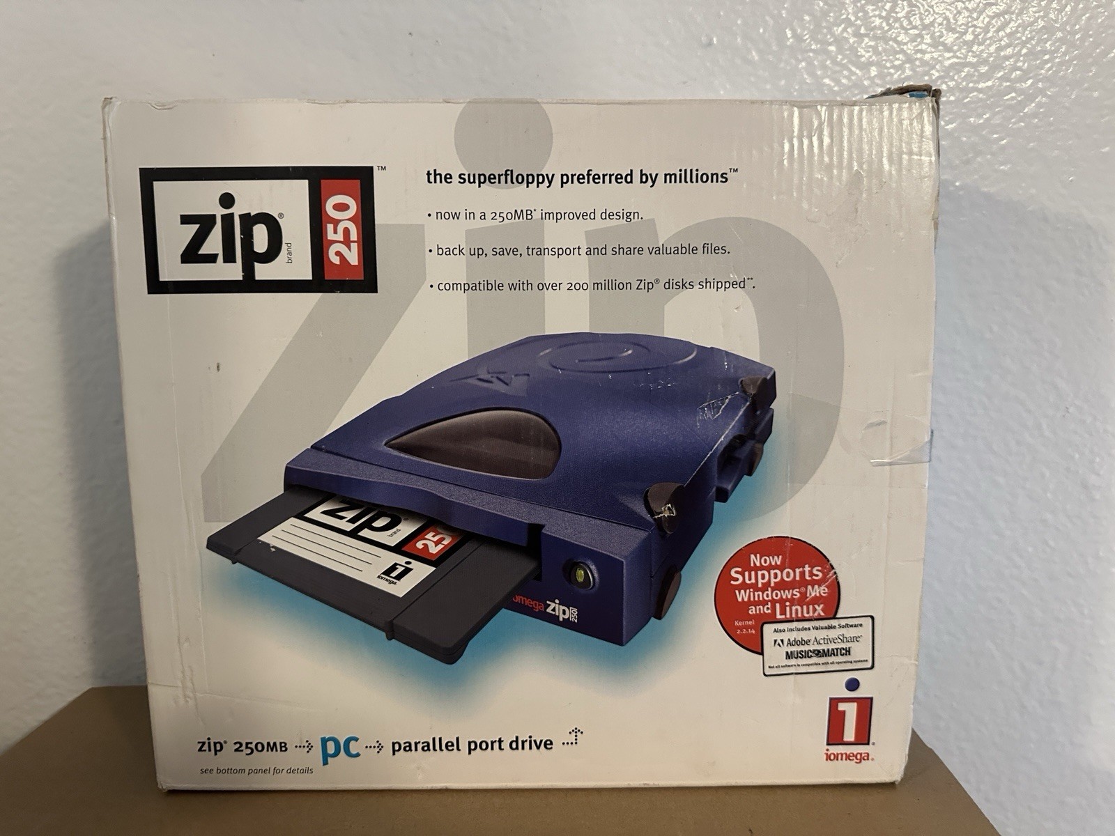 Iomega - Z250MB External Disk Drive with parallel port.  Powers On W/ Two Cd’s