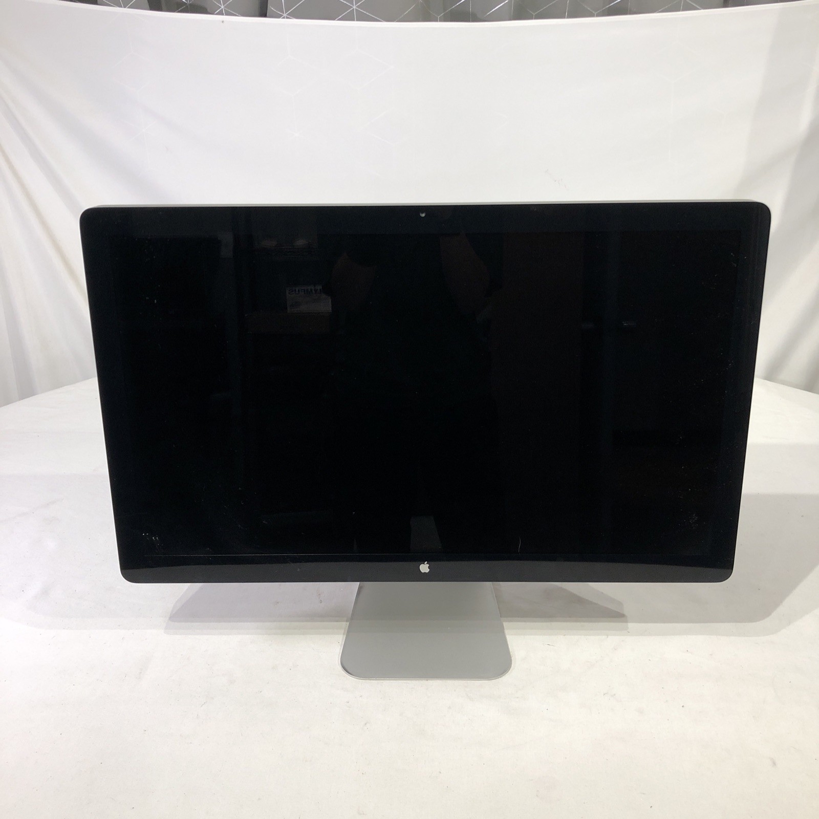 Apple 27" LED Cinema Display A1316 MC007LL/A - Untested