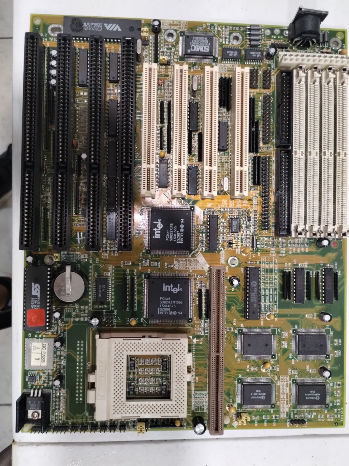 Vintage OEM Socket 7 AT – Intel 430FX –Coast Burst Pipeline – 4 ISA / 4 PCI