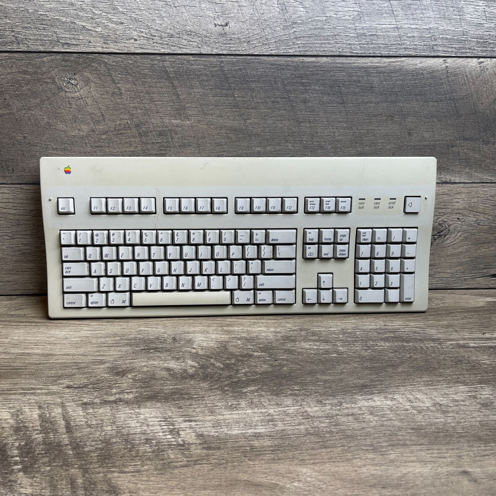 Vintage Apple Extended II M3501 White 105-Key ADB Mechanical QWERTY Keyboard