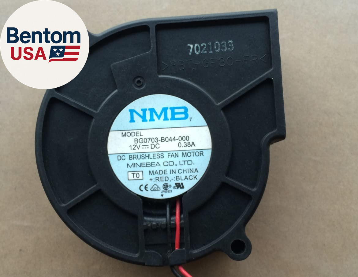 BG0703-B044-000 NMB 75 * 75 * 30MM 12V 0.38A 3000RPM 20CFM 2-Wire Cooling Fan