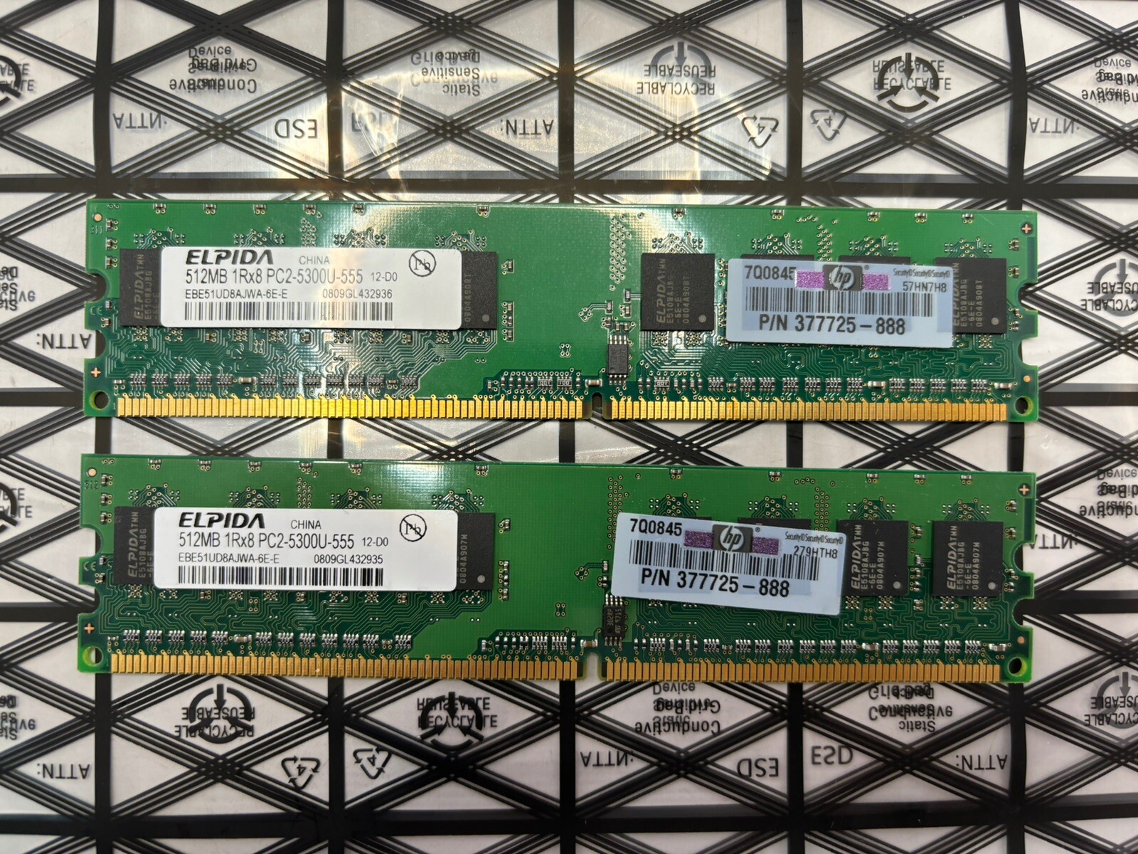 Lot Of 2 Elpida 512MB 1Rx8 PC2-5300u-555