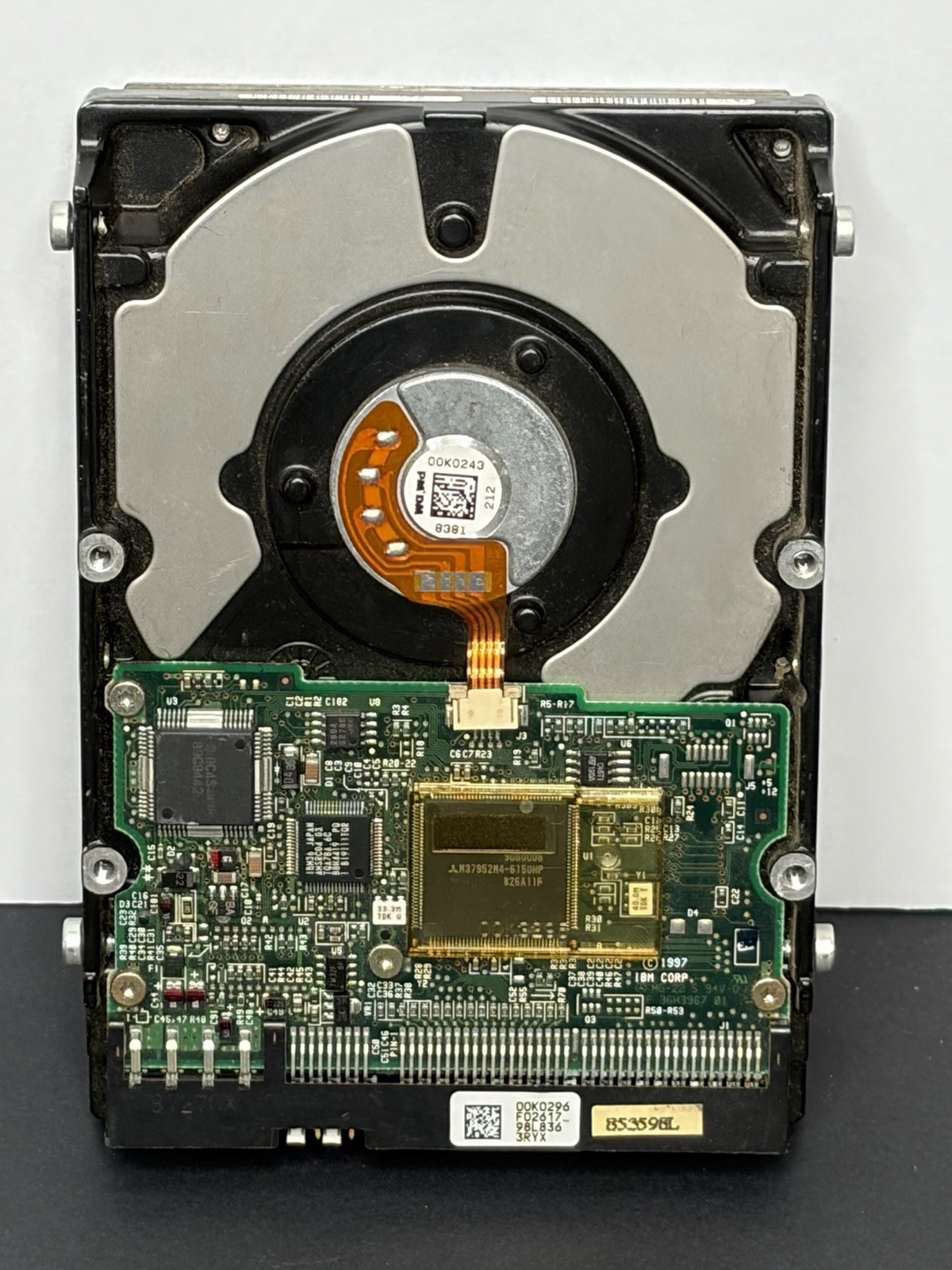 IBM Ultrastar 18ES Hard Drive (model DNES-309170) 3.5-inch internal SCSI