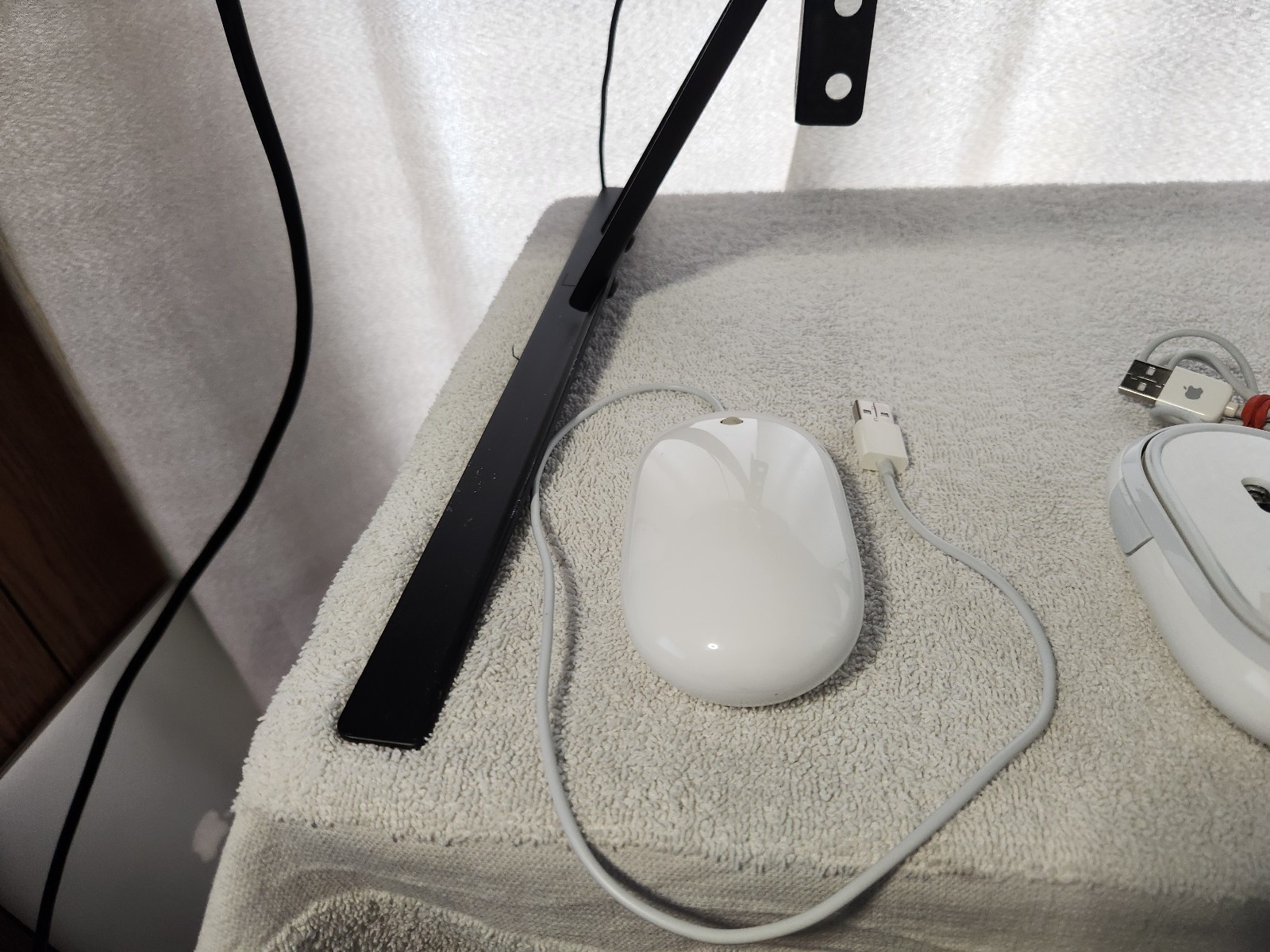 Original Apple Mighty Mouse Wired USB Model # A1152 Accessory EMC 2058