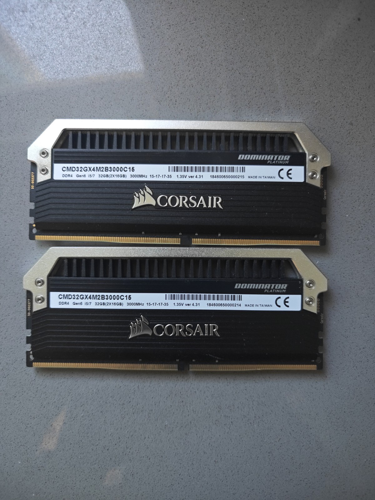 Corsair Dominator Platinum RGB DDR4 RAM 32GB (2x16GB) 3000MHz
