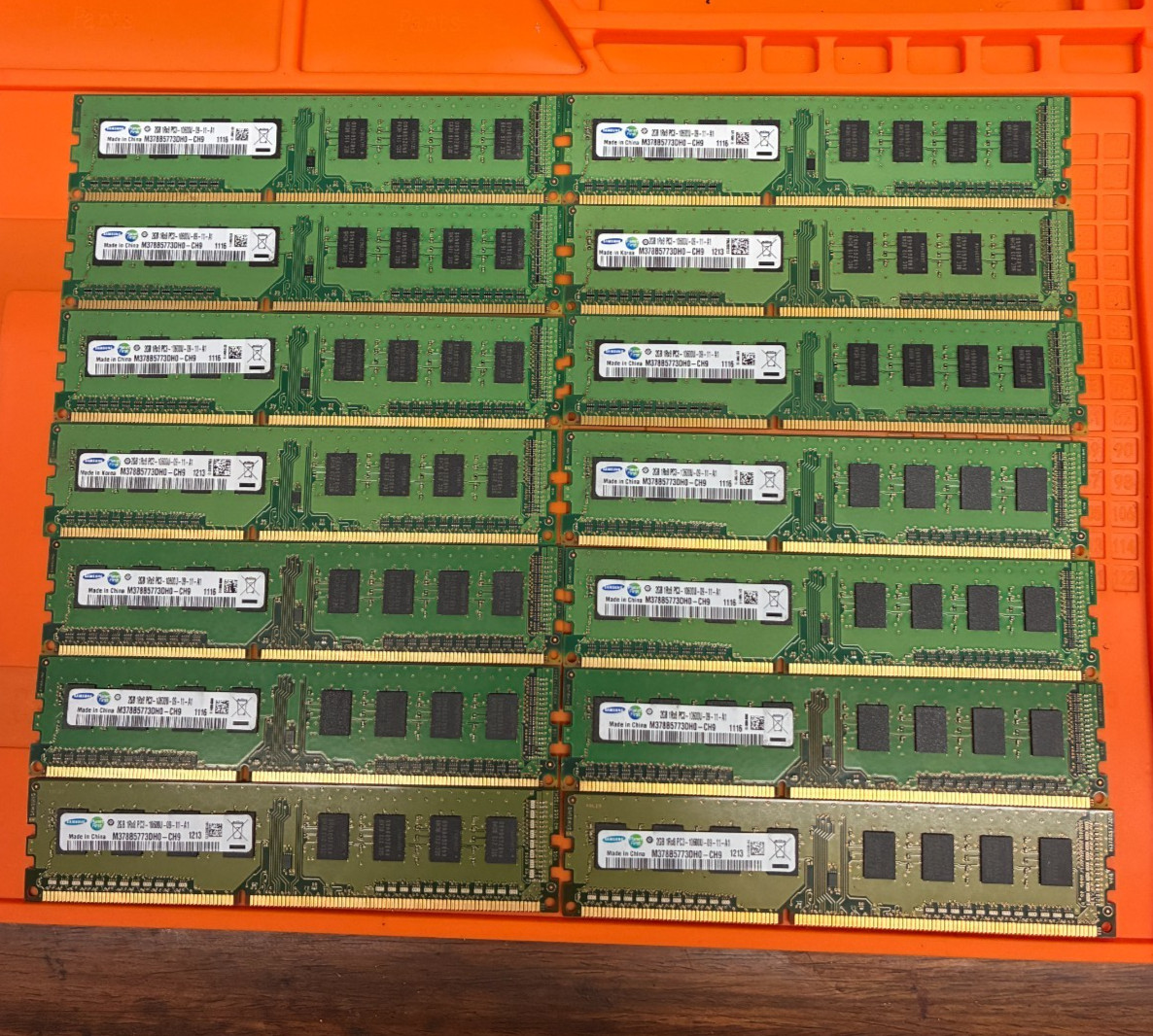 Lot of 14 Samsung 2GB 1Rx8 PC3-10600U DDR3 RAM (28GB)