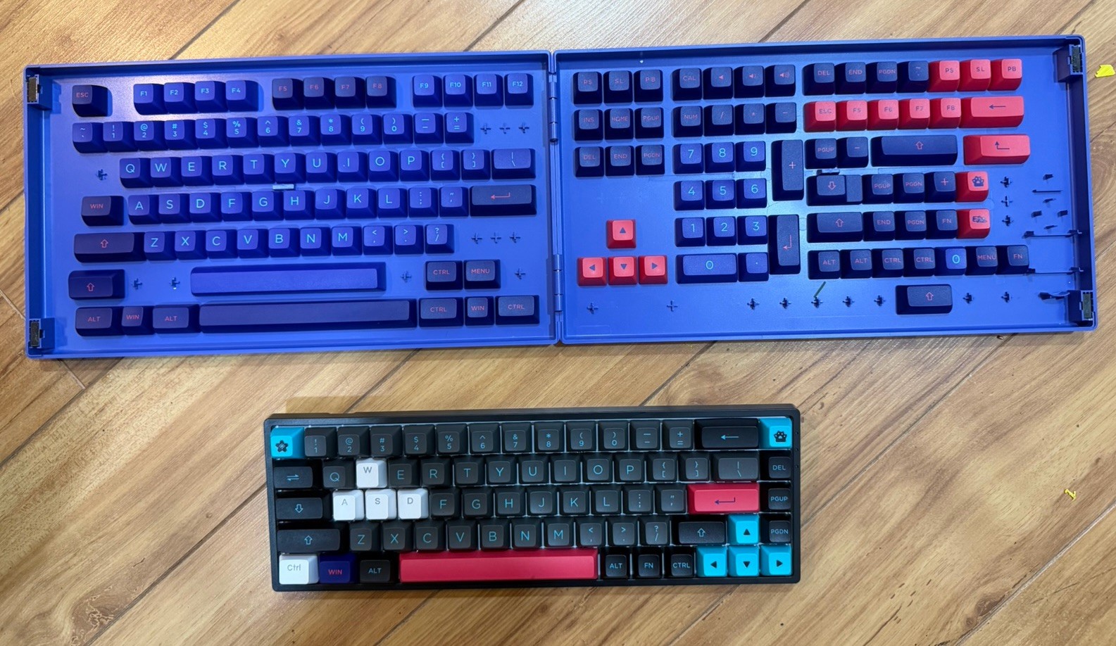 Akko 3068B Plus Keyboard and Neon ASA Keycap Set