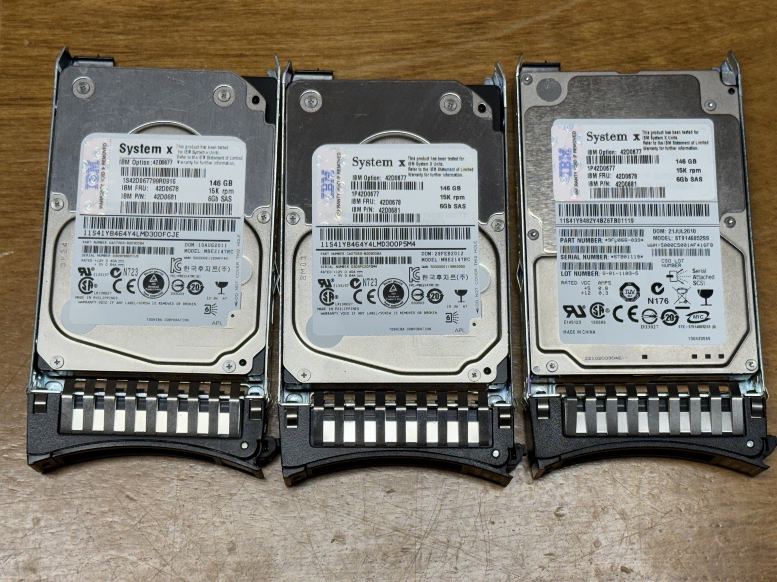 Lot of 3 IBM 146GB 15K 6Gb SAS 2.5” HDD w/ System x Caddies 42D0678 42D0681