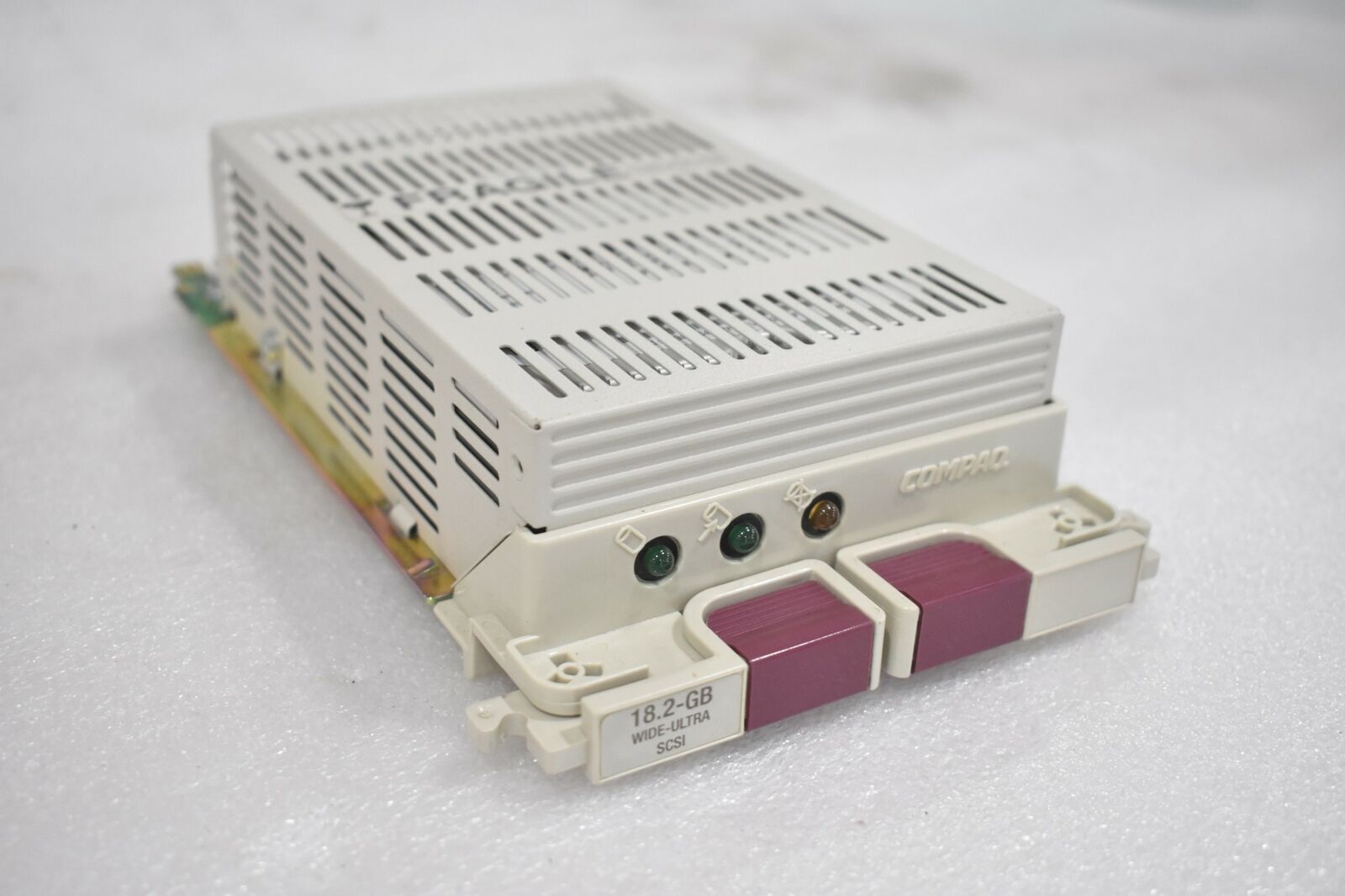 COMPAQ 242801-001 59H6907 313764-001 18.2 GB WIDE-ULTRA SCSI TRAY AND HARD DRIVE