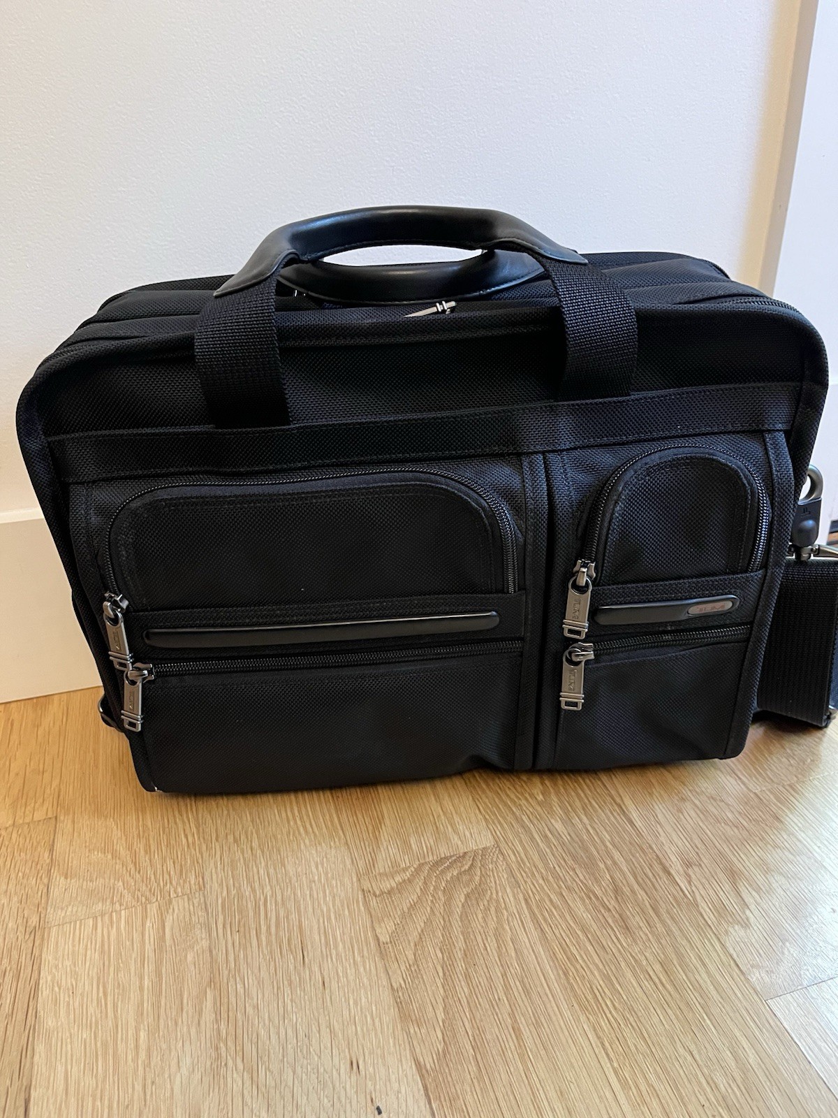Tumi Alpha 26141D4 Expandable Organizer Laptop Briefcase Black Ballistic Nylon
