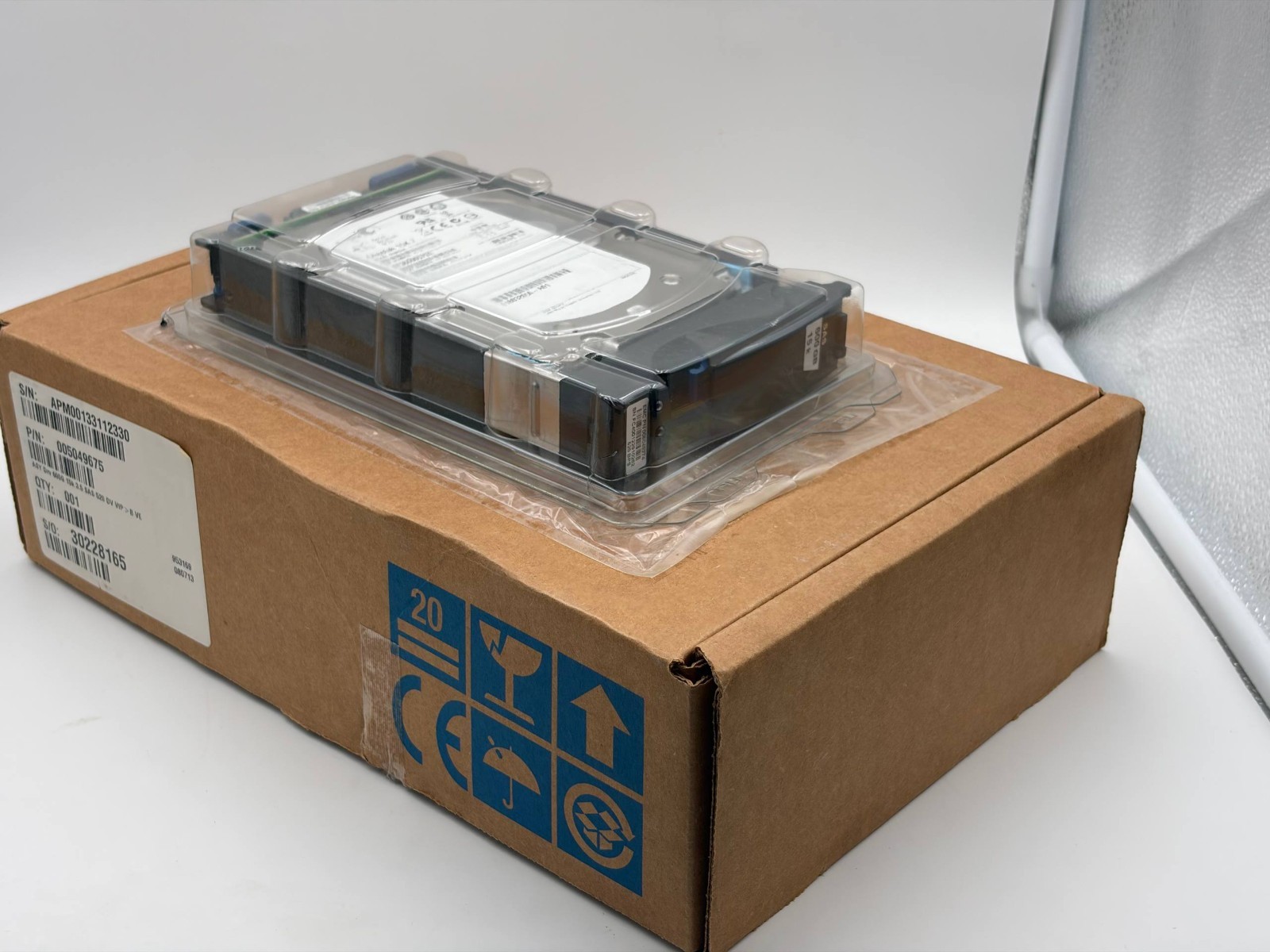 EMC 005049675 Seagate ST3600057SS 600GB 15K SAS HDD Caddy Open Box