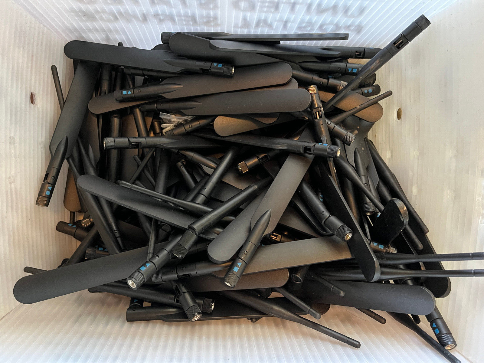 Lot of 160 WiFi Router Antennas 2.4GHz/5Ghz with SMA  LOT OF 160 Antennas