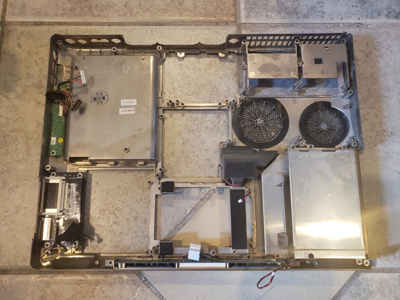 Sager Clevo Alienware M7700 Mj-12 D900T Bottom Casing