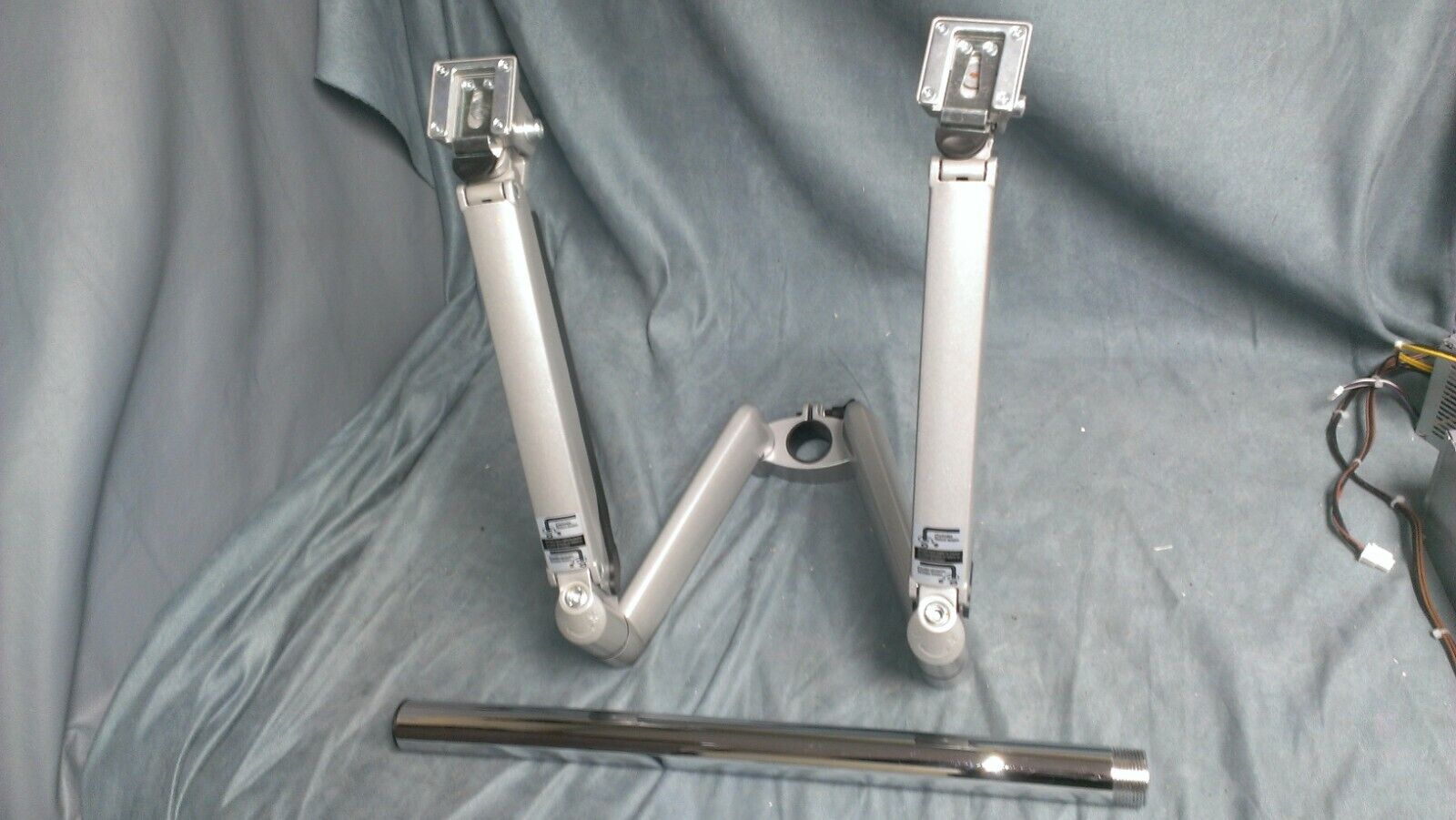 KNOLL SAPPER DUAL MONITOR ARMS MOUNT 