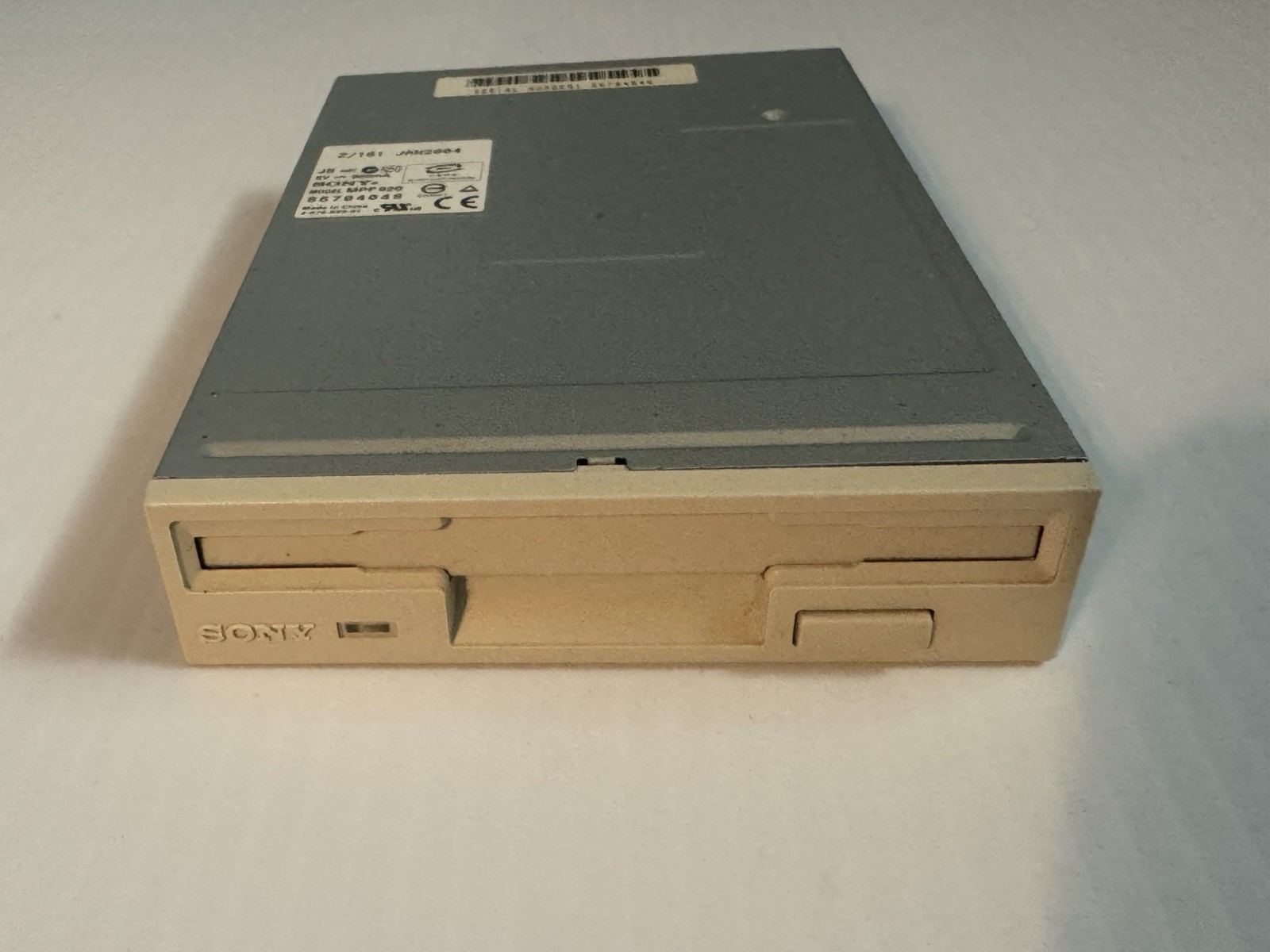 1.44 MB Floppy Drive 3.5" Sony Model MPF920 White