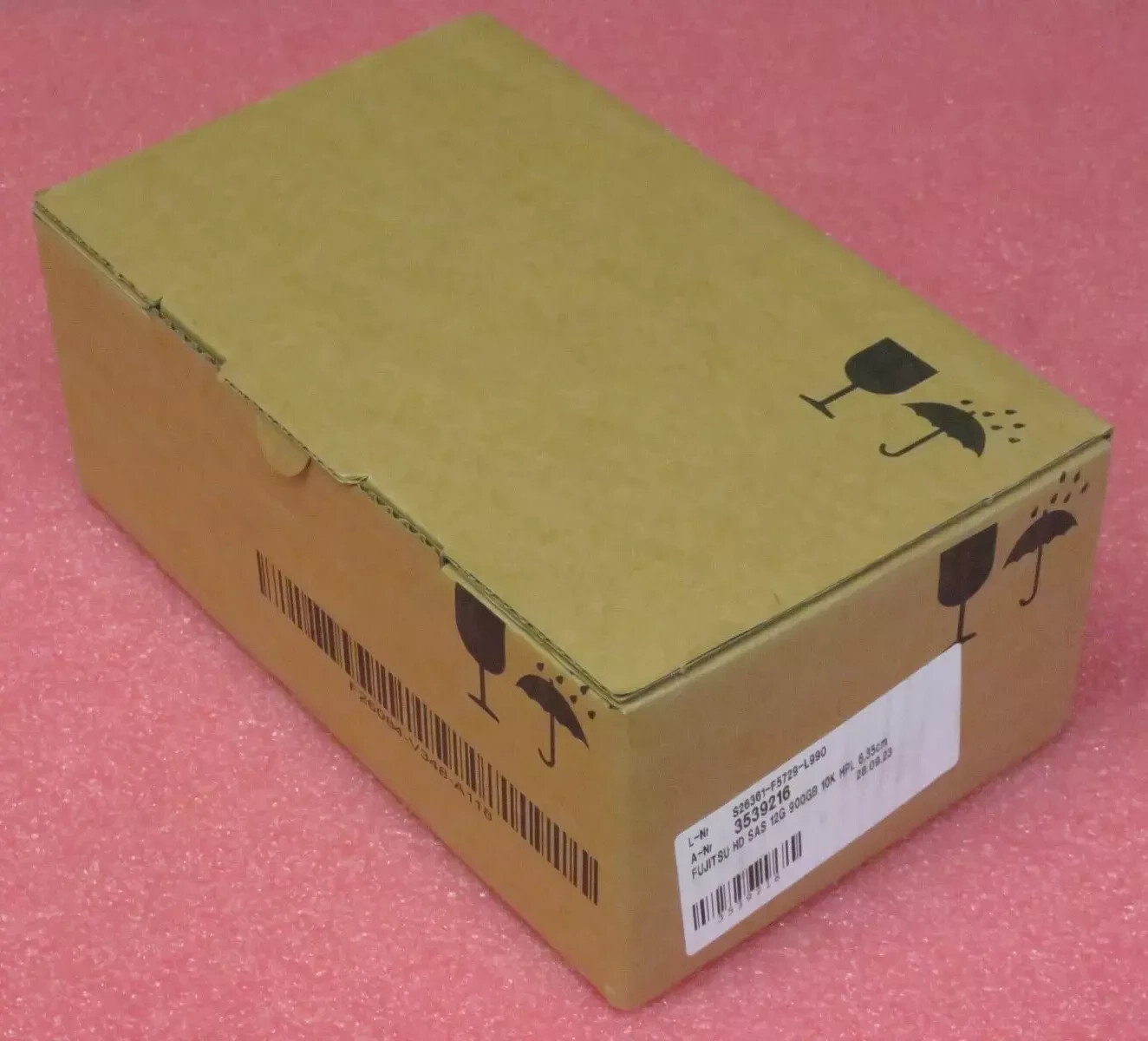 NEW Fujitsu 900GB 10K HD SAS 12G 512N HOT PLUG 2.5" EP S26361-F5729-L990