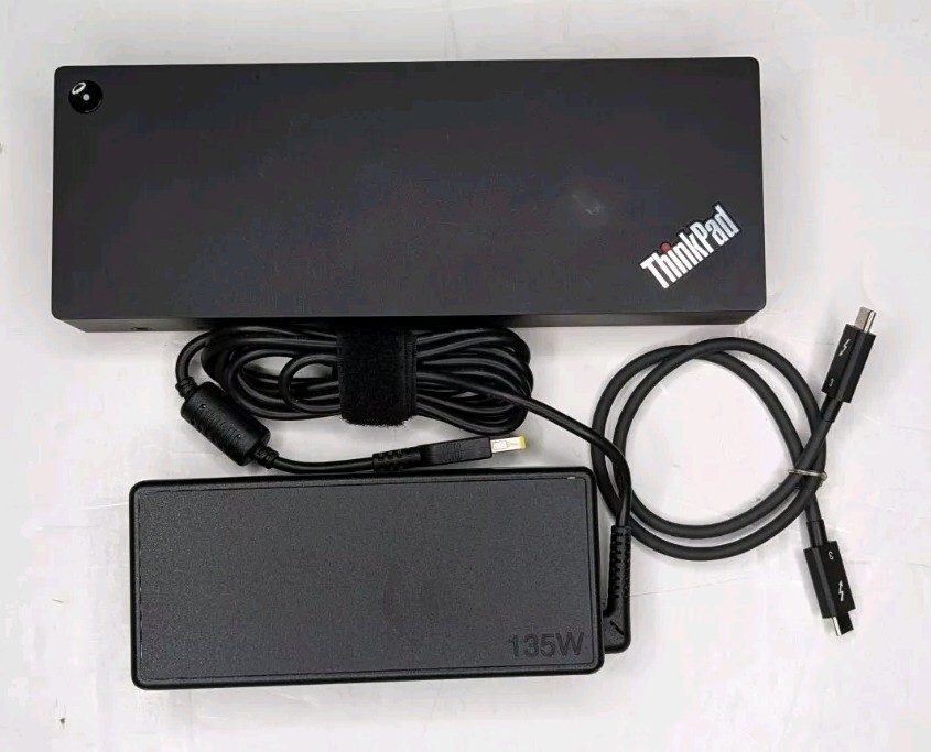 Lenovo ThinkPad Thunderbolt 3 Docking Station (40AC)  with 6.75A Power Adapter