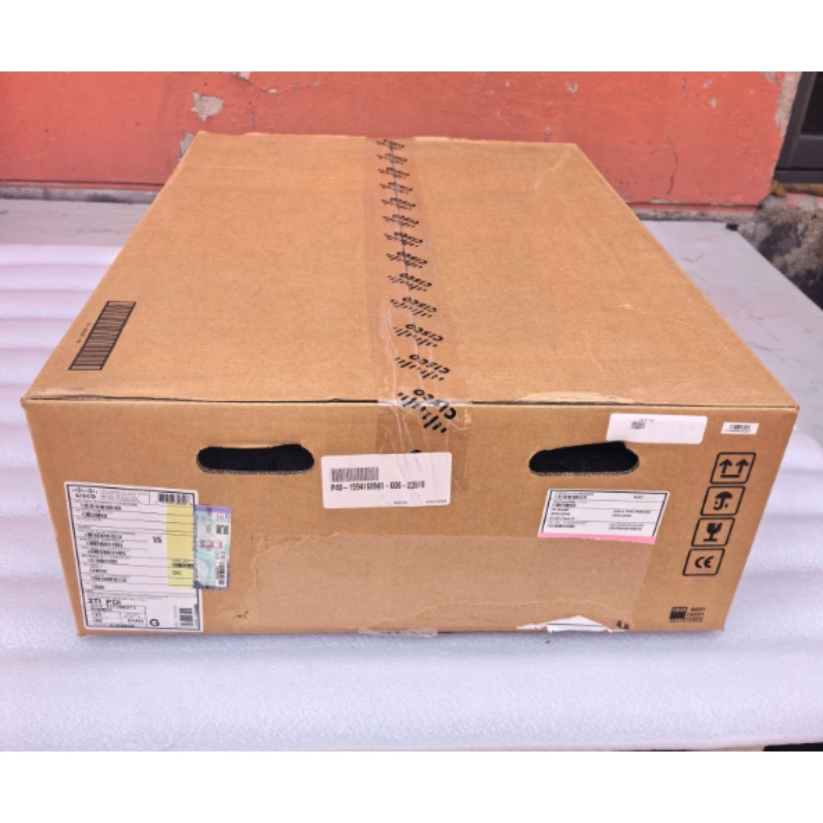 CISCO 8102-64H-O 64 port 100G core router with 64 QSFP28 interfaces New Sealed