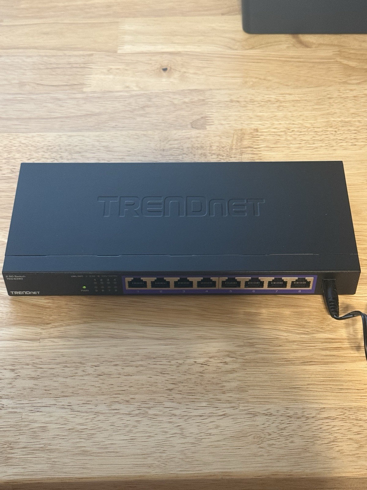 TRENDnet TEG-S380JA 8-Port Unmanaged 2.5GbE Ethernet Switch RJ-45