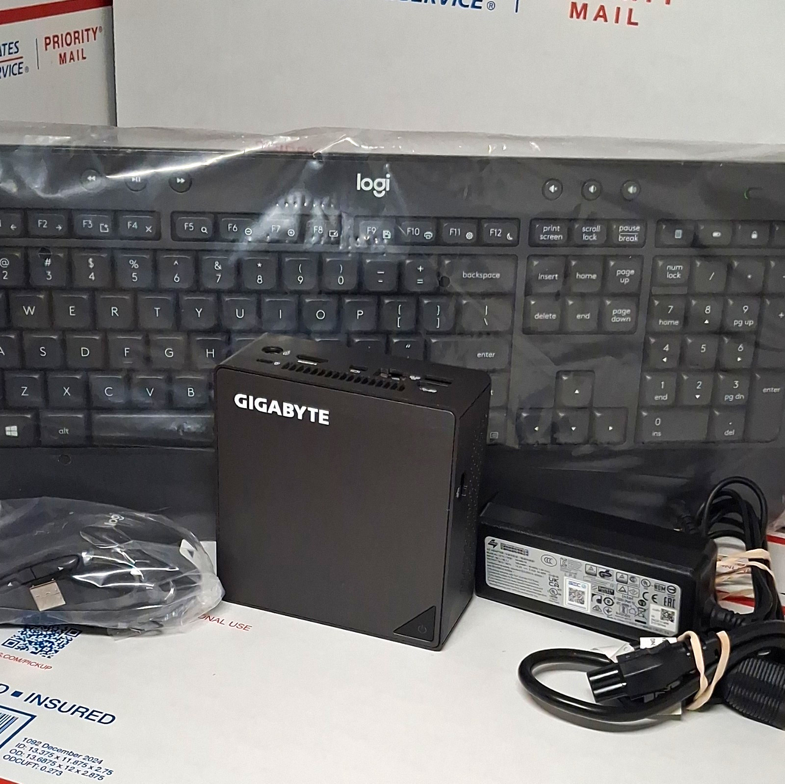 GIGABYTE GB-BSi3HAL-6100 Mini PC 8GB RAM 120GB SSD Linux Mint 22.3 Cinnamon