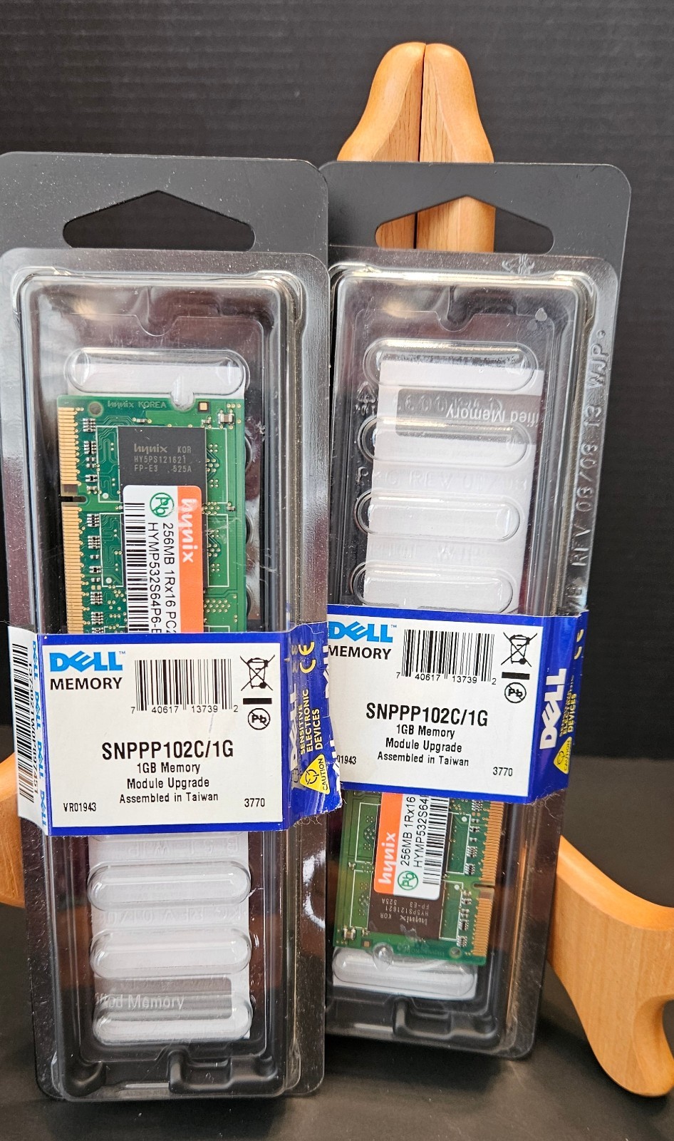Hynix HYMP532S64P6-E3 AA 0525N  (1GB) 256MB 1Rx16 PC2-3200S Dell Memory Set 2 OB