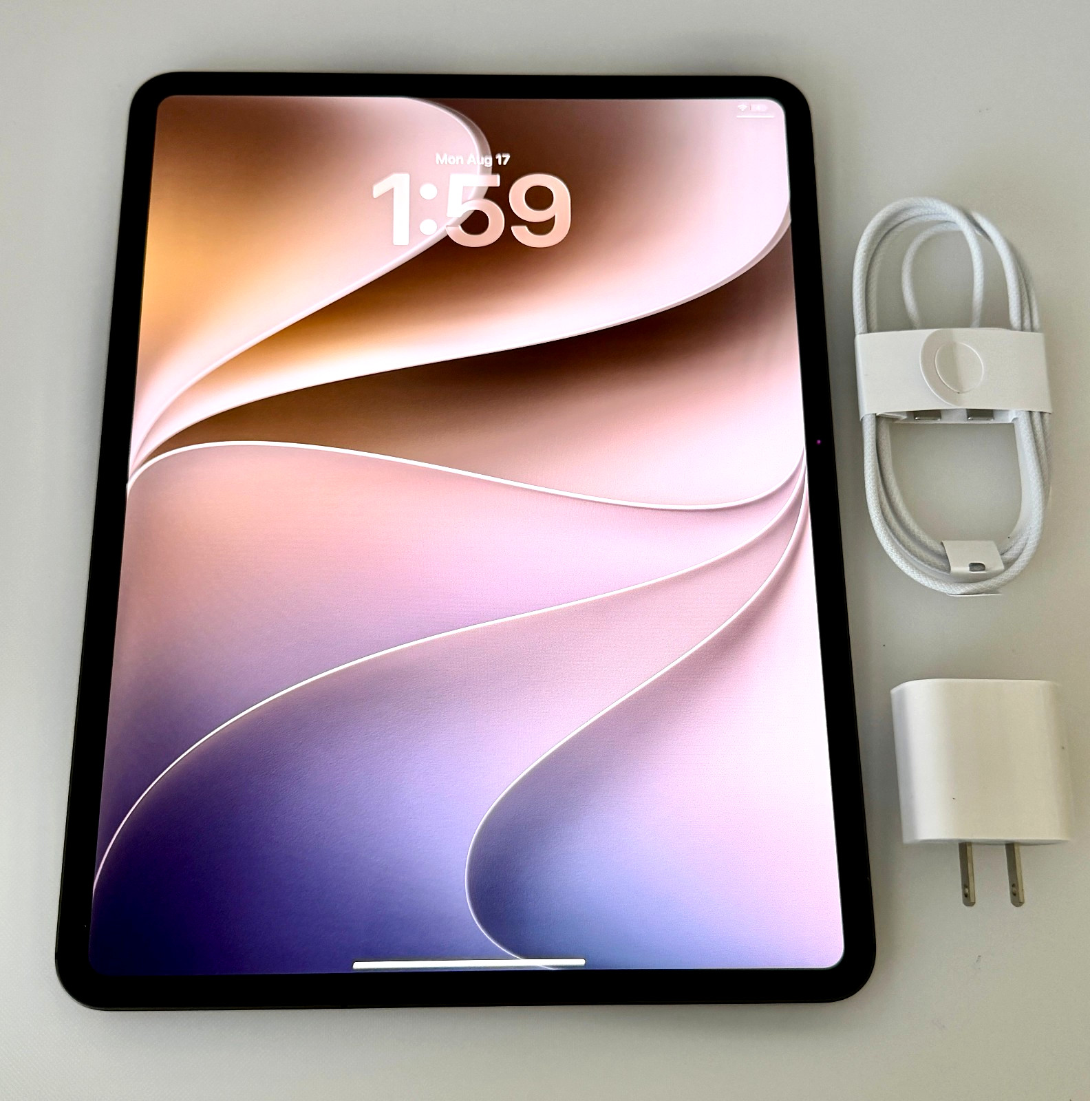 Apple iPad Pro 13 inch | M4 Chip | 1TB | WiFi Only | Space Black | 100%🔋