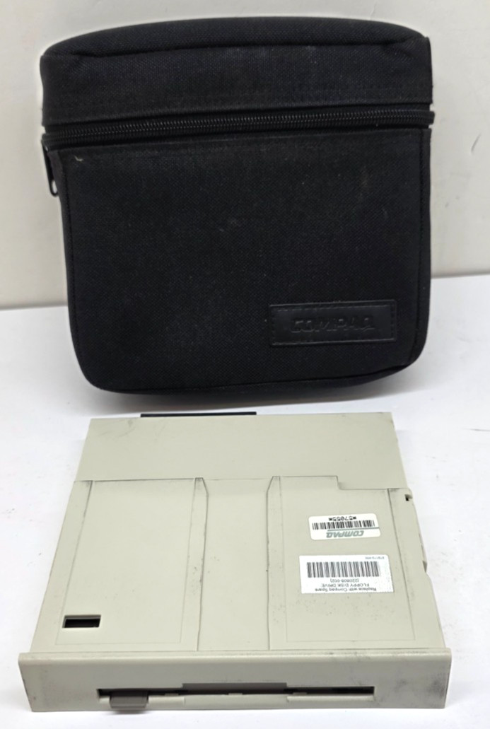 Vintage Compaq 3.5 Floppy Disk Drive 220808-002 W/ Case (Untested) Armada 7700