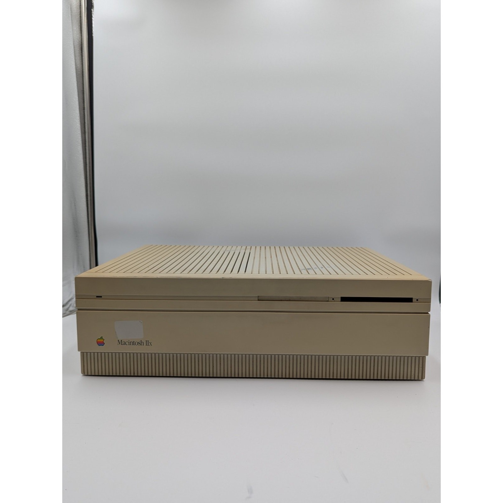Vintage 80s Apple Macintosh IIx M5840 Computer With Internal Components Untested