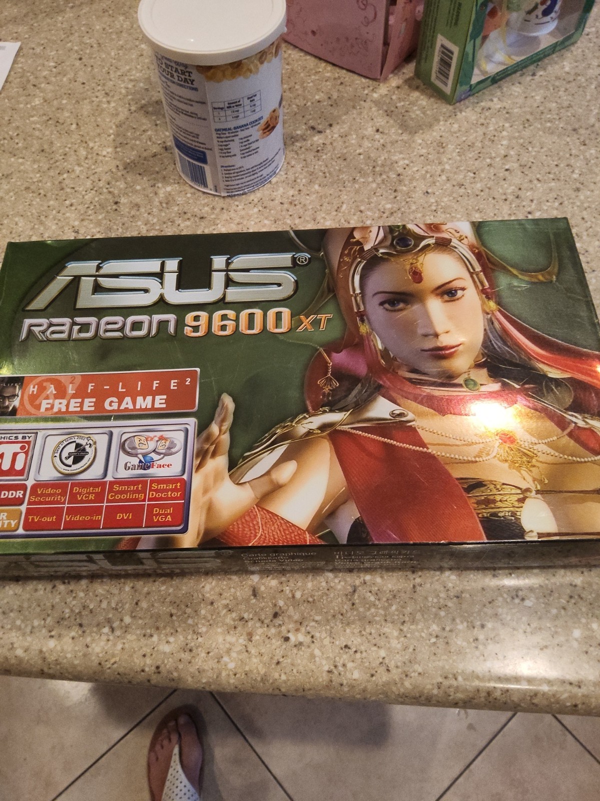 ASUS Radeon 9600 XT/TVD/128M 8X