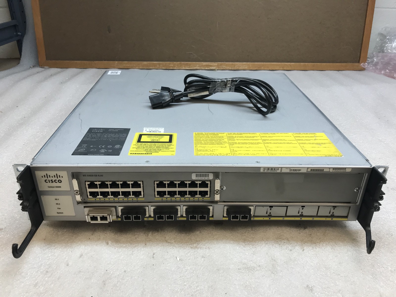 Cisco Catalyst WS-C4900M Switch Chassis w/ WS-X4920-GB-RJ45 & 2x 1000AC PS