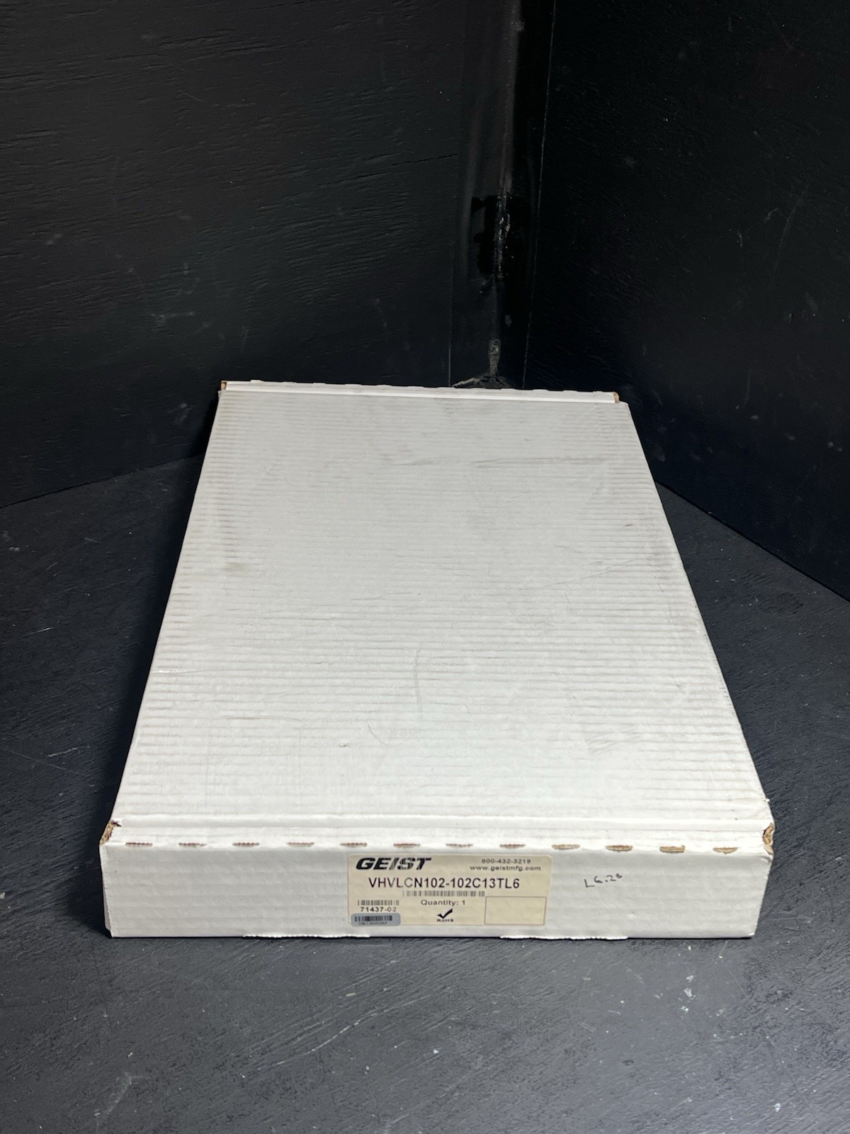 Geist VHVLCN102-102C13TL6 Metered PDU 208V 20A 10x C13 NEMA L6-20P Rackmount
