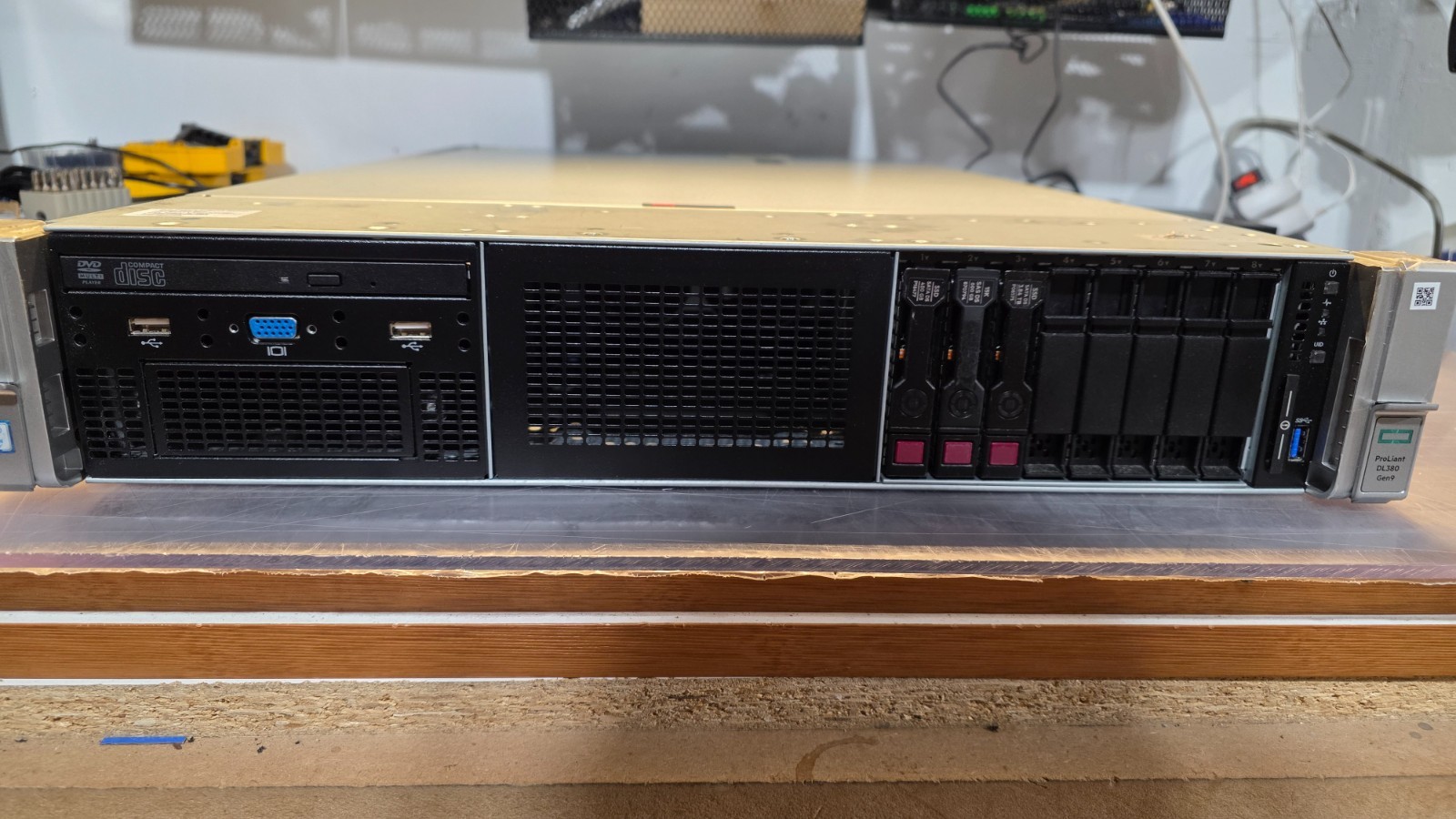 HP Proliant DL380 G9 Server 8 Trays 64Gb 1x80GbSSD/3x1.2TbSAS 2x14cv4CPU Proxmox
