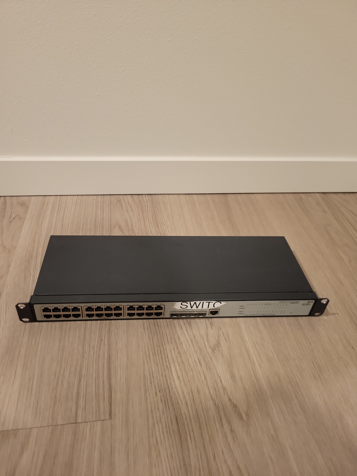 HP V1910-24G JE006A 3Com 2928-SFP Plus 24GE+4SFP SWITCH 24 Gigabit Ports + 4 SFP