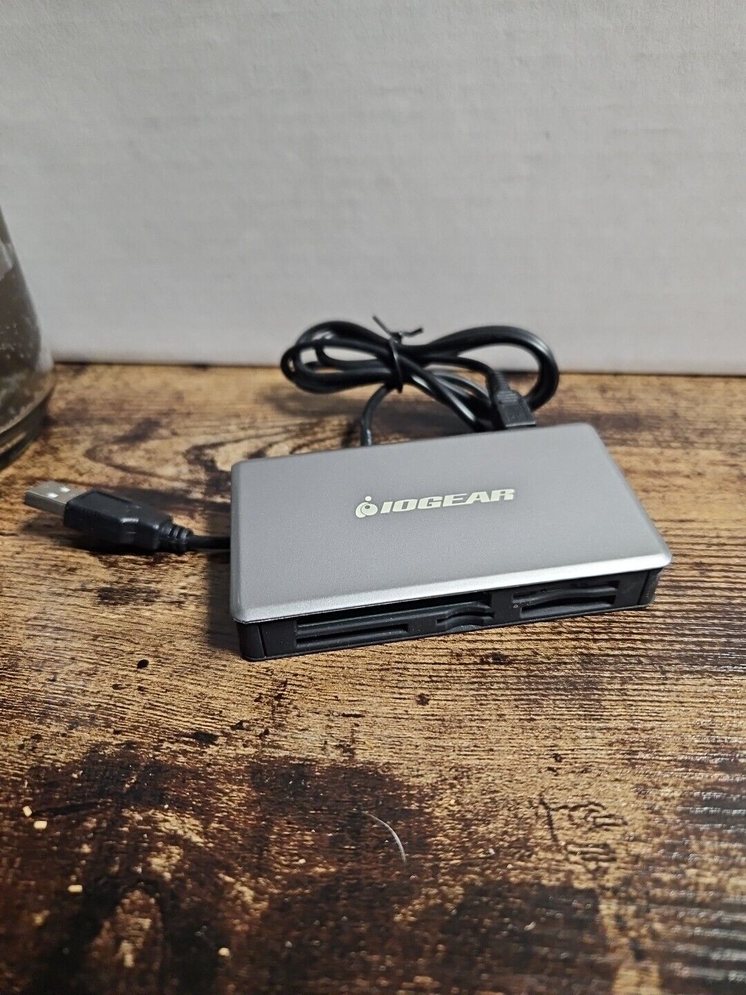 IOGEAR GFR281 Silver Universal USB 2.0 Pocket Flash Memory Card Reader/Writer