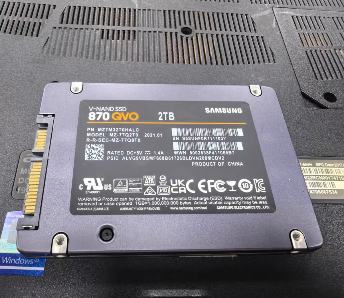 Samsung 870 QVO 2TB 2.5” SATAIII Internal SSD MZ-77Q2T0 2TB 3D V-NAND 7mm