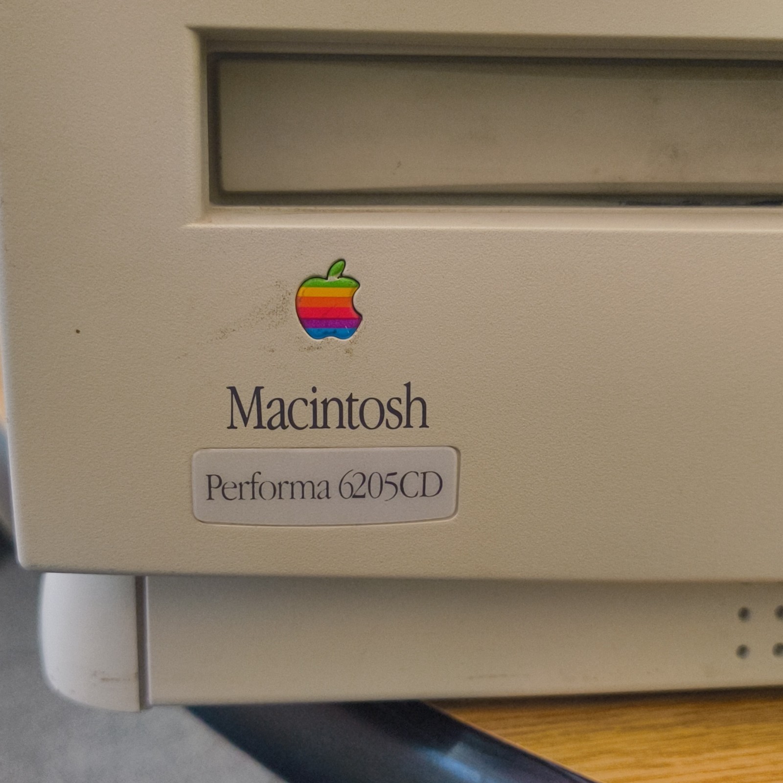 Apple Macintosh Performa 6205CD Beige Desktop Computer w/ SCSI Serial ADB
