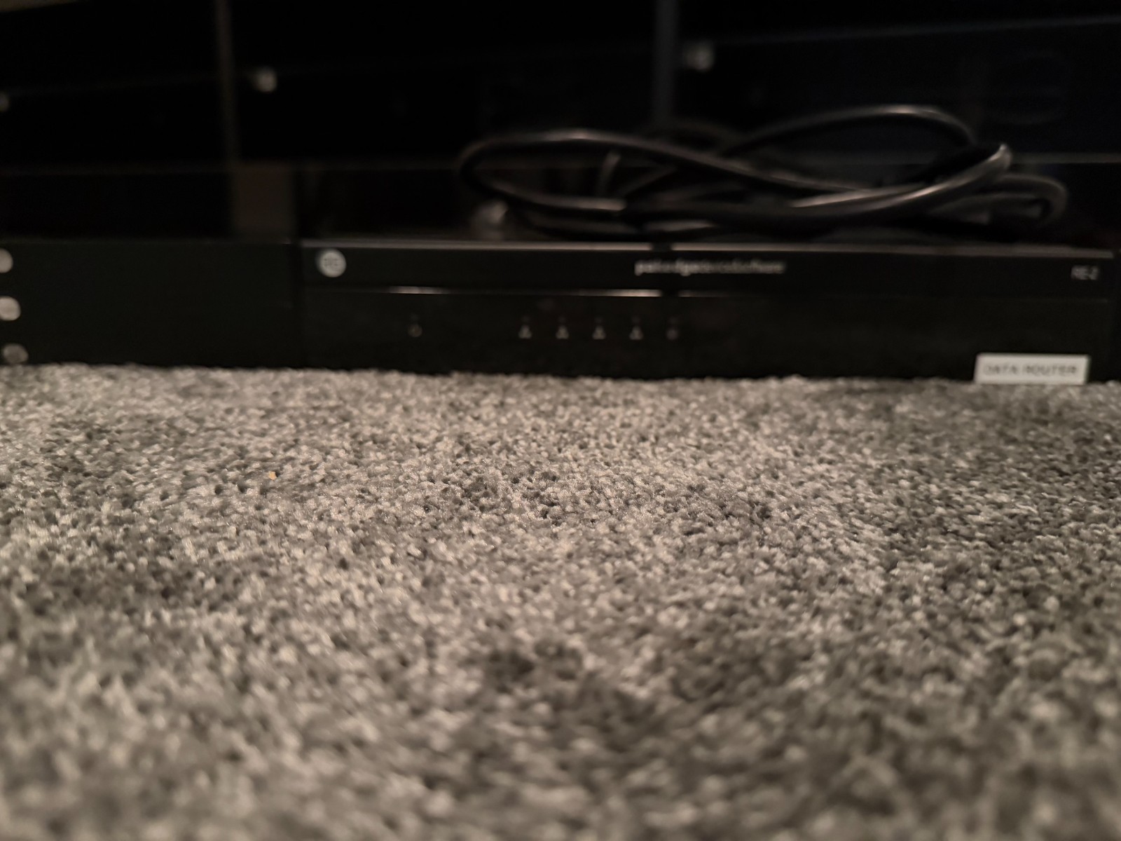 Pakedge RE-2 4 Port Gigabit Multi-Media Router, WITH POWER CORD