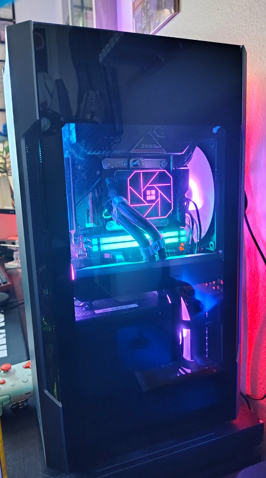 SFF Custom Gaming Tower PC AIO i7-14700F 32GB DDR5 RTX 4060 Ti RGB